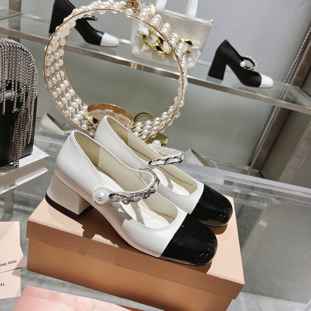 Giày Chanel Siêu Cấp Đế 2,5cm Màu Trắng Mũi Bọc Đen Bóng Đủ Size
