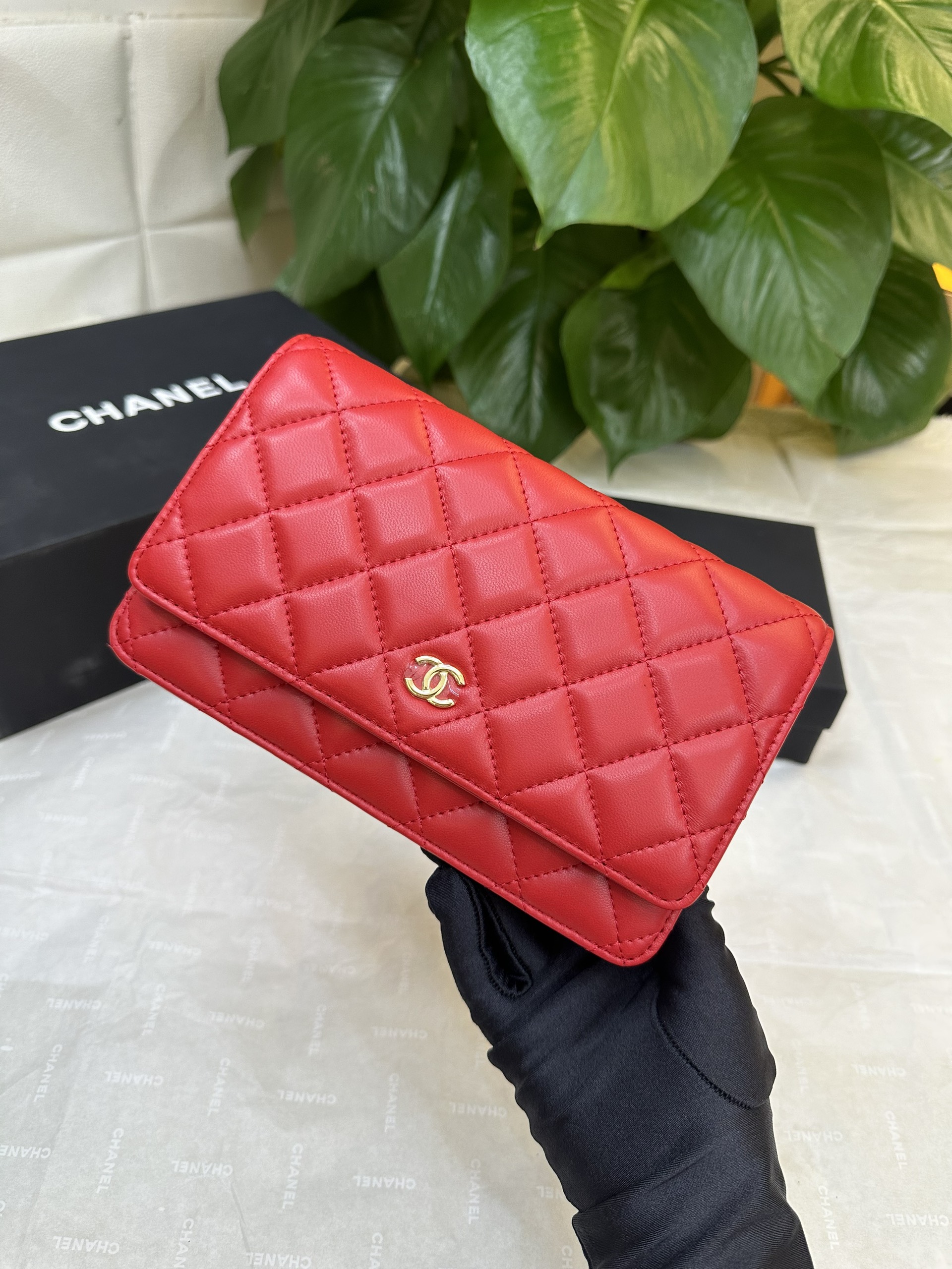 Túi Chanel Woc Flap Siêu Cấp Da Lì Màu Đỏ Tag Vàng Size 19cm