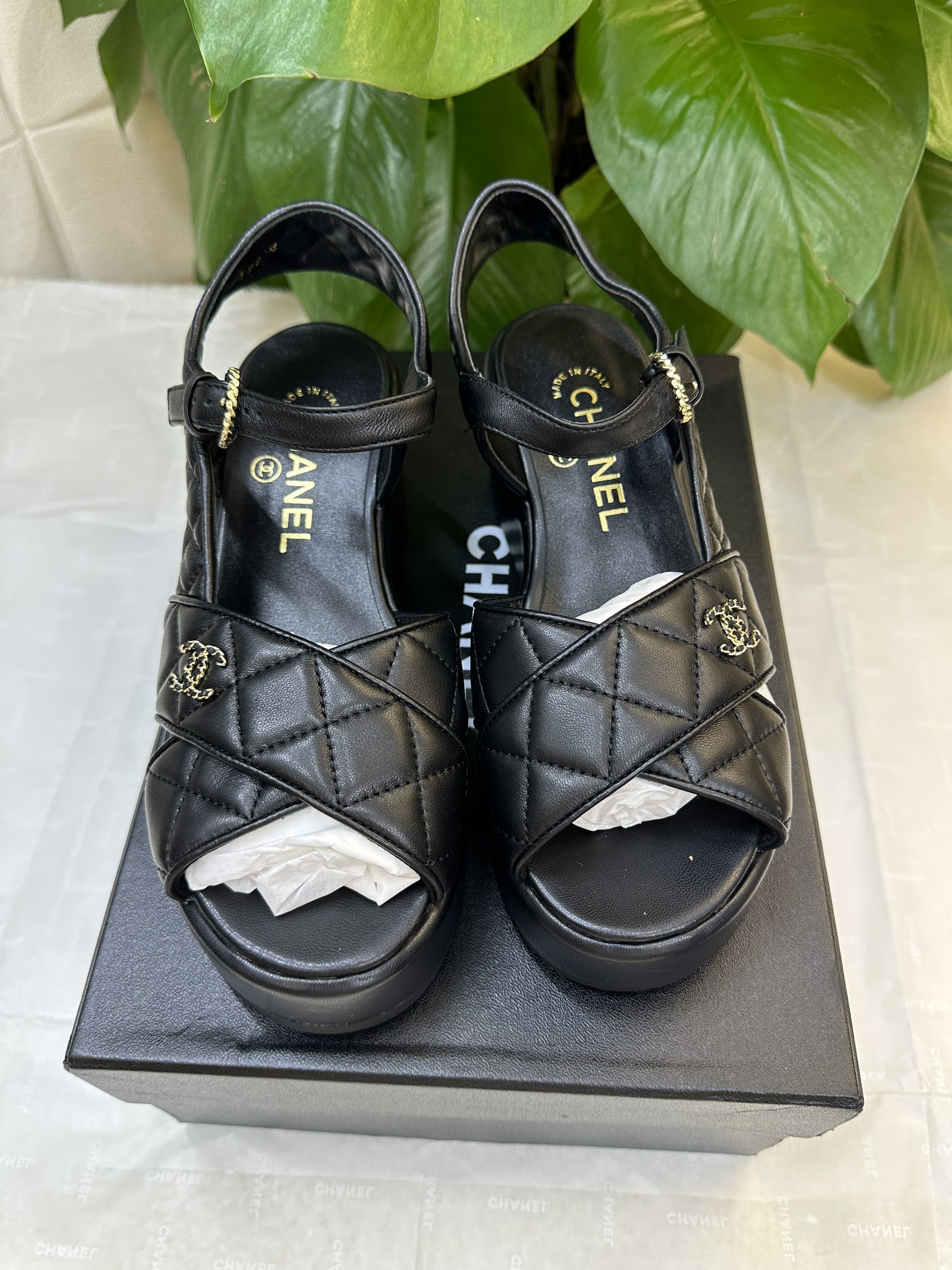 Giày Sandal Đế Xuồng Chanel Siêu Cấp Màu Đen Size 36