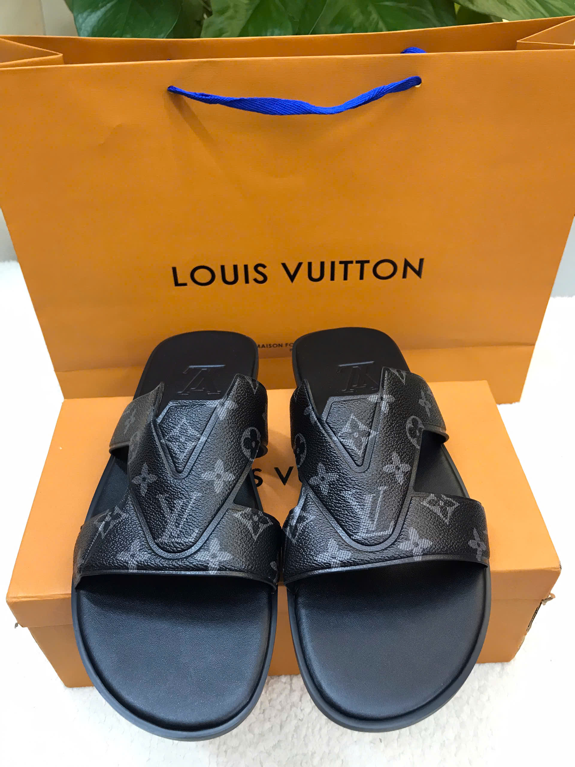 Dép LV Oasis Mule Super Màu Đen Size 44 1ACRPB