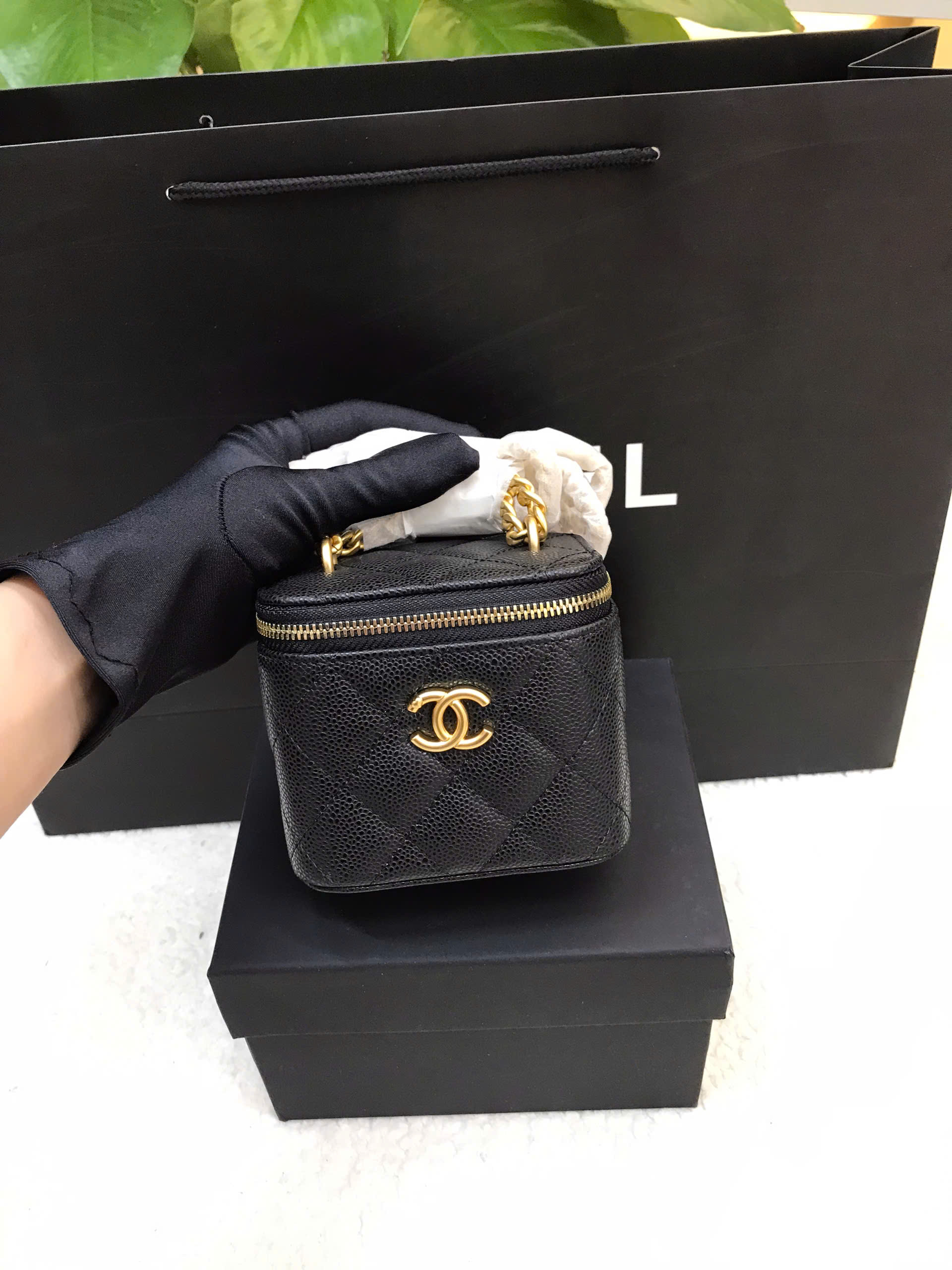 Túi Chanel 23P Mini Vanity Case Heart Chain Bag Siêu Cấp Màu Đen Size 11cm