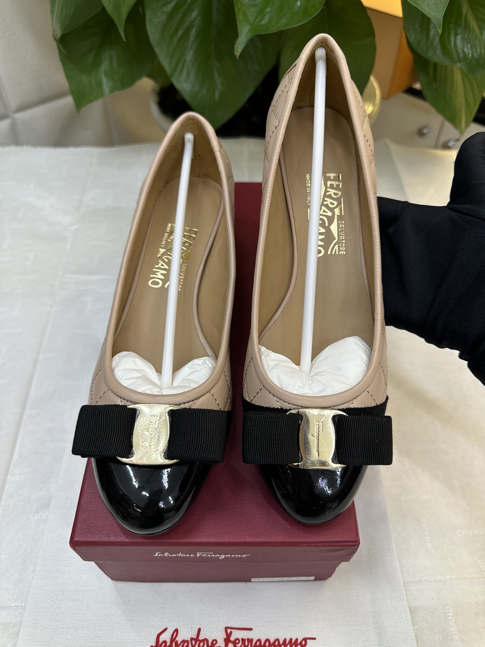 Giày Salvatore Ferragamo Varina Ballet Flat Heels 3cm Size 39