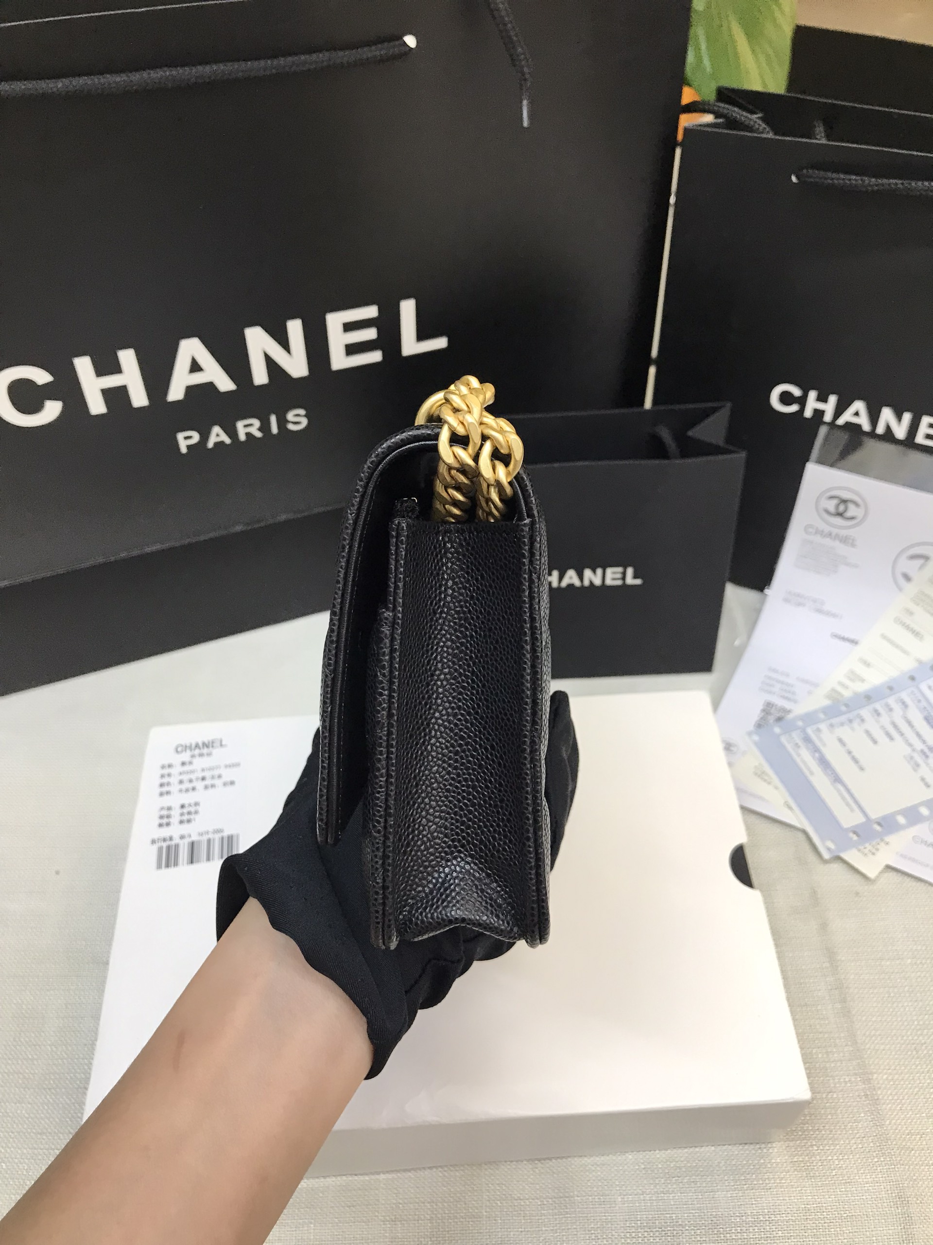 Túi Đeo Vai Chanel WOC Siêu Cấp Màu Đen Da Hạt Charm Xích Trái Tim