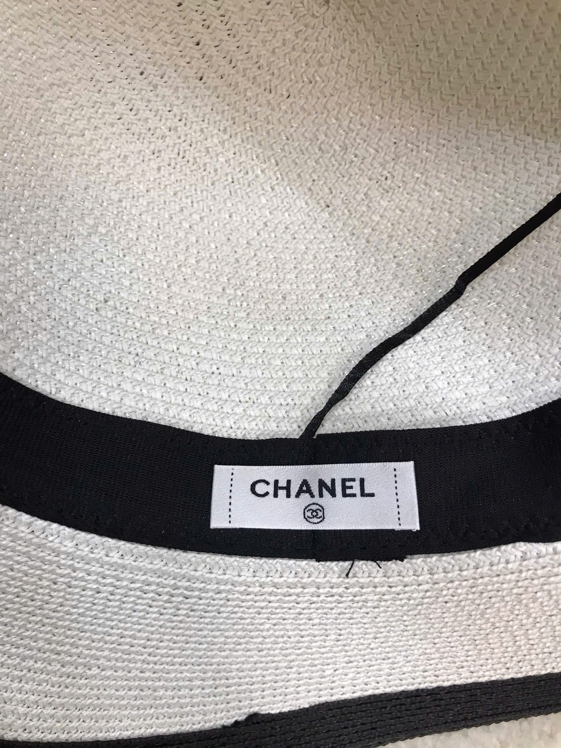 Nón Chanel Women Solo Hat Siêu Cấp Màu Trắng