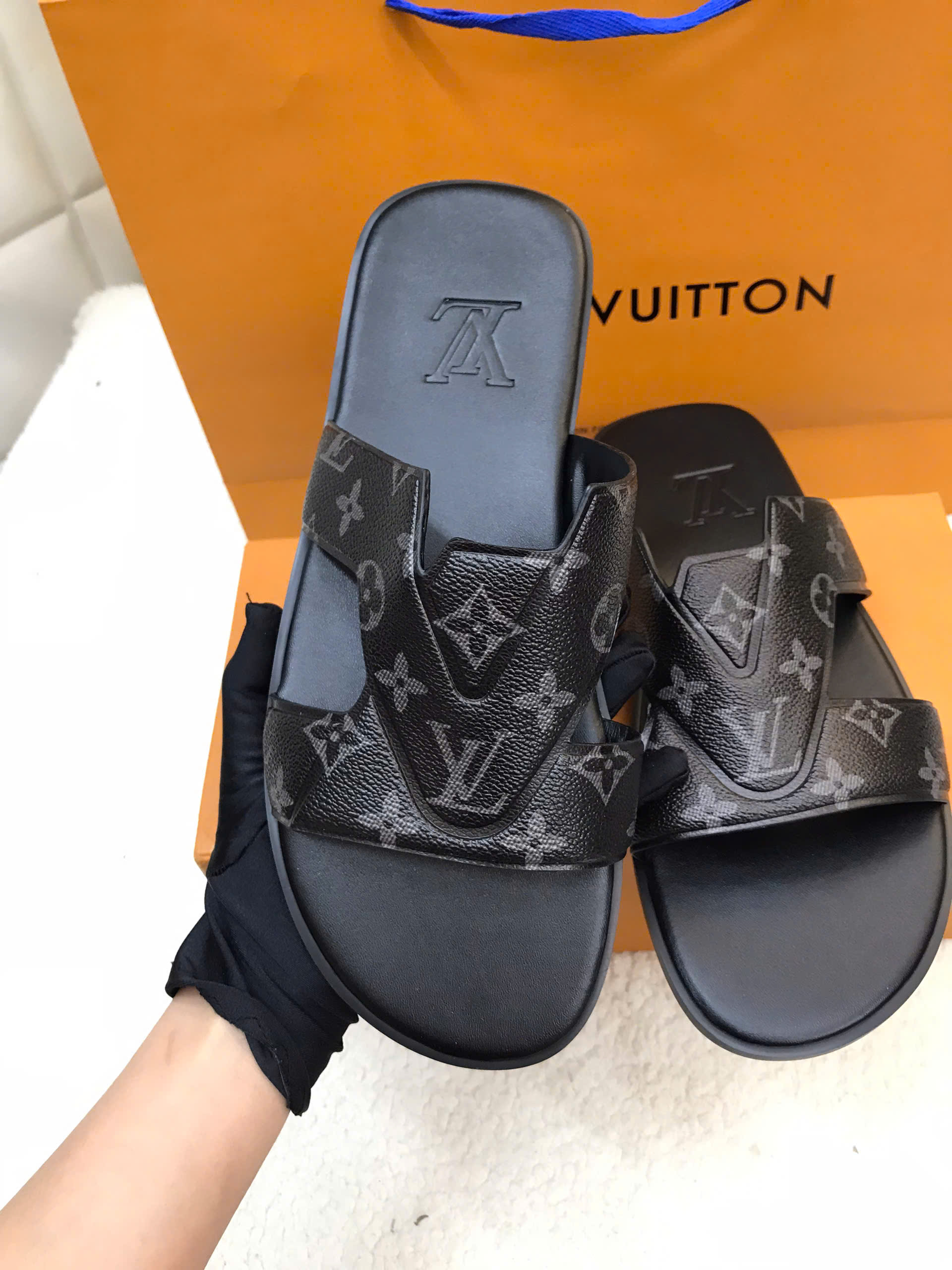 Dép LV Oasis Mule Super Màu Đen Size 44 1ACRPB