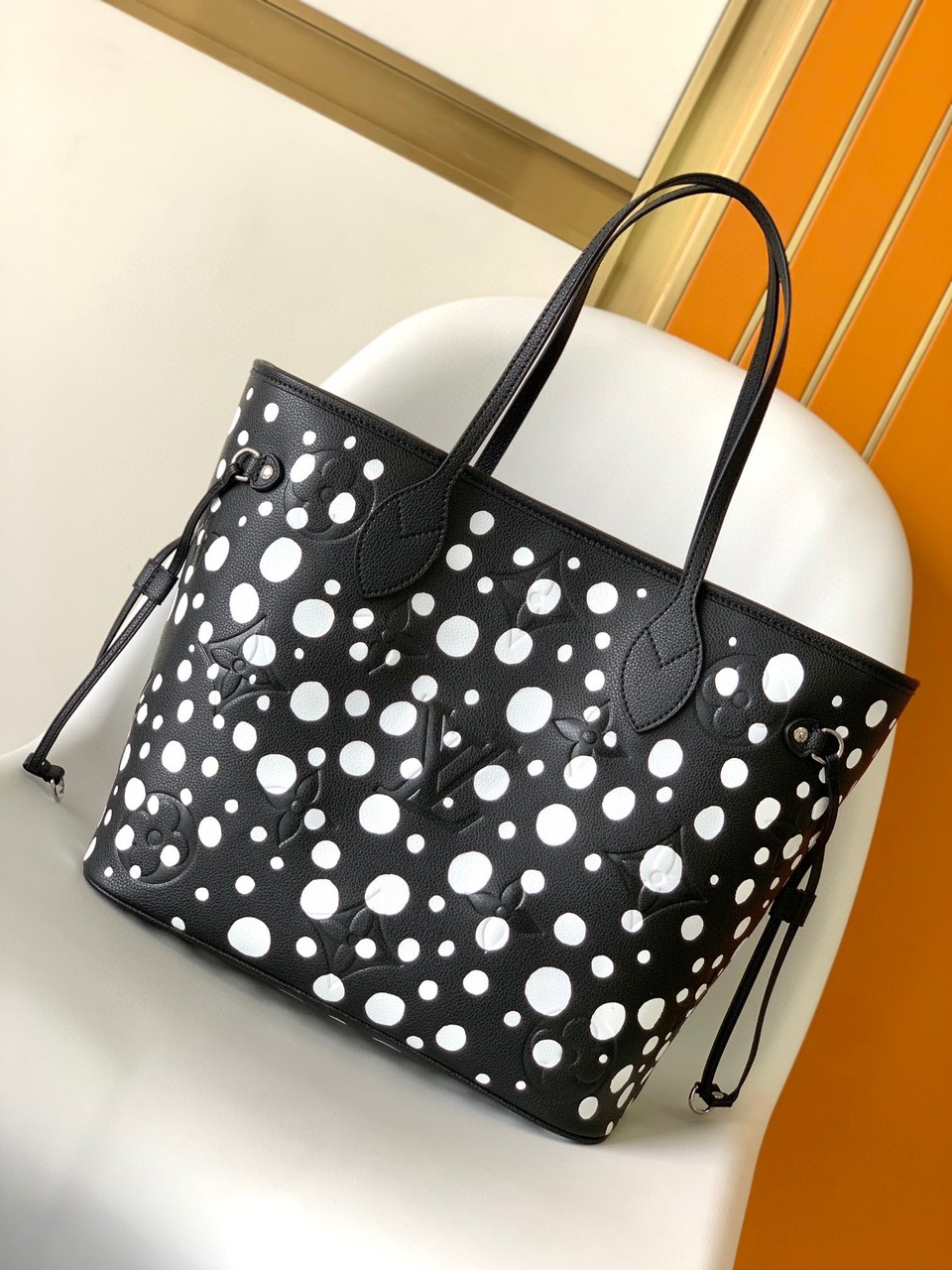 Túi Xách LV Neverfull Yayoi Kusama Siêu Cấp Chấm Bi Trắng Đen M46390