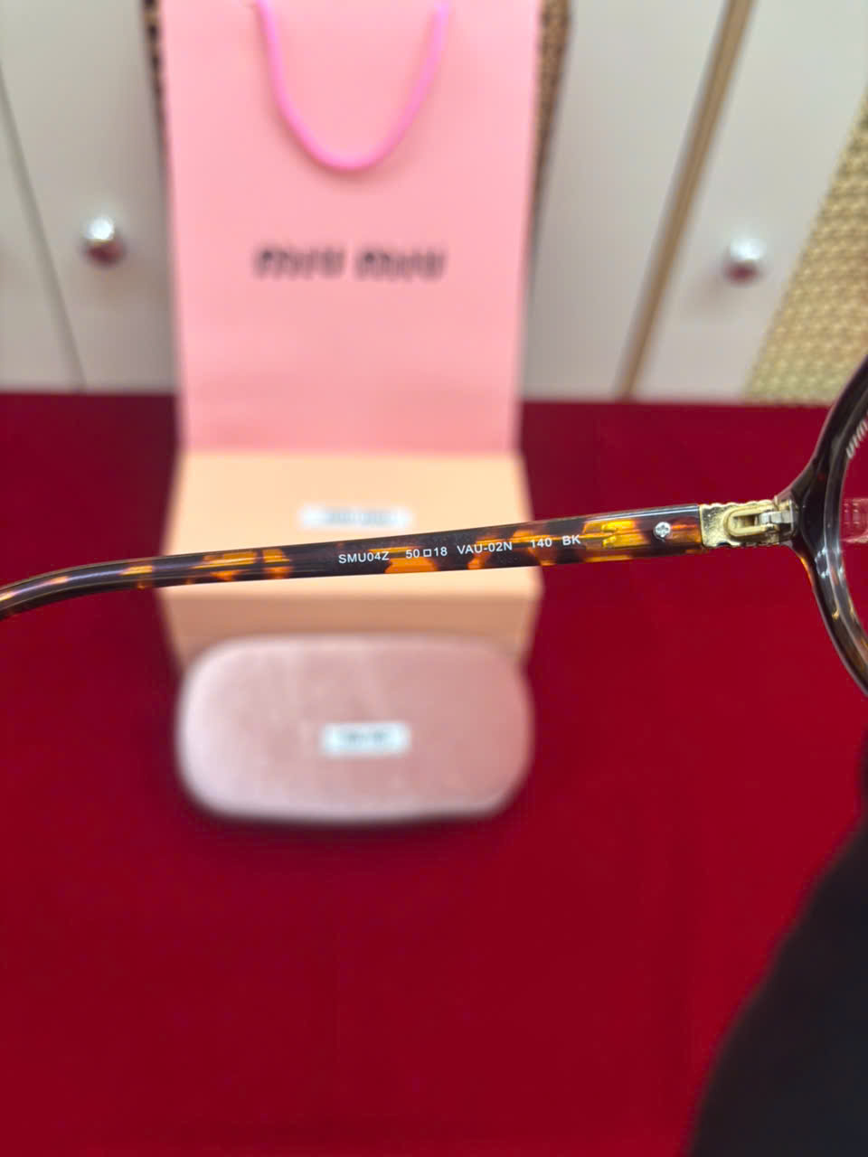 Kính Miu Miu Regard Sunglasses Siêu Cấp SMU04Z