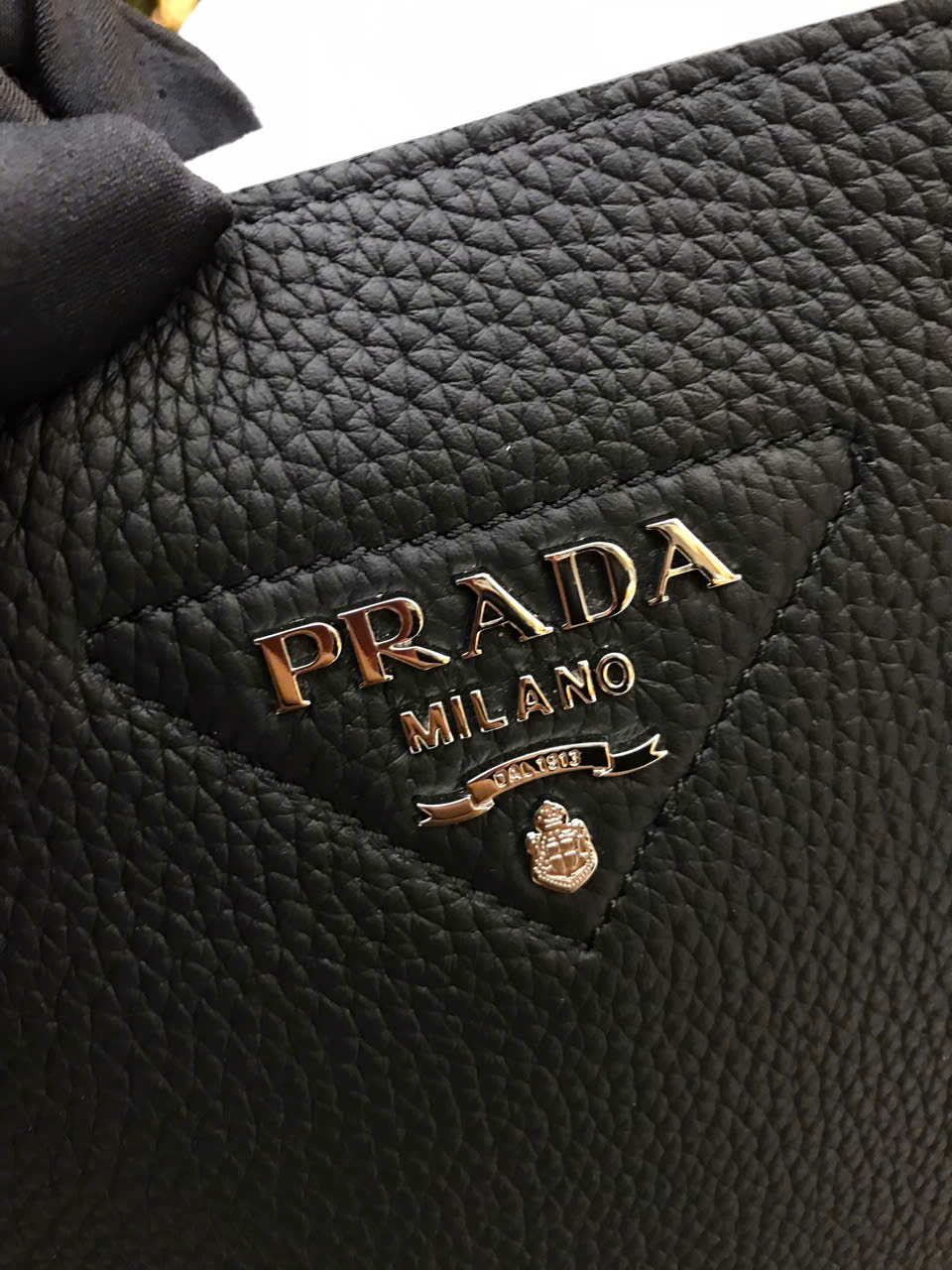 Túi Prada Large Leather Tote Vip Màu Đen Size 32cm