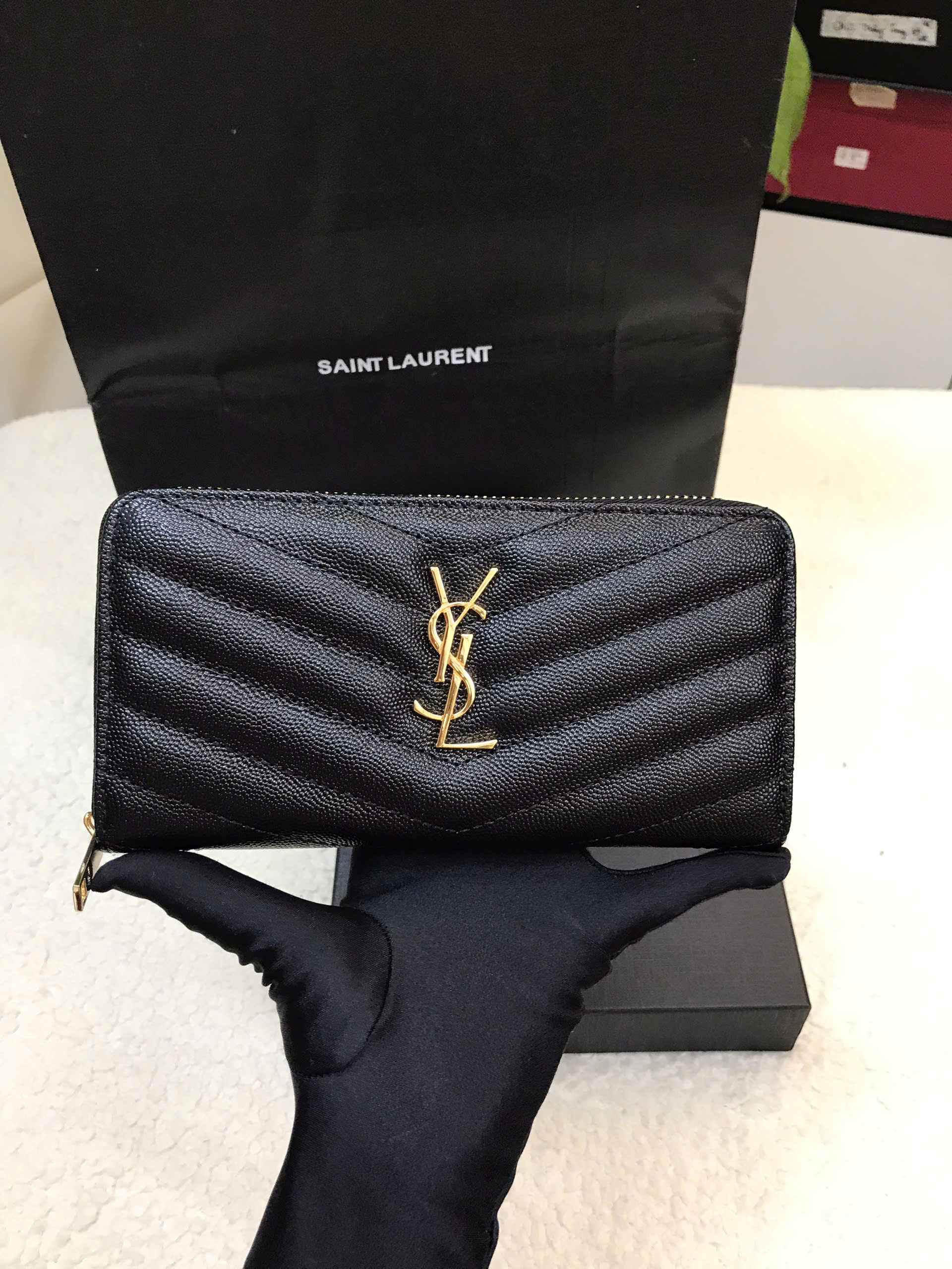 Ví YSL Cassandre Matelassé Zip Around  Wallet In Grain De Poudre Leather Super Da Hạt