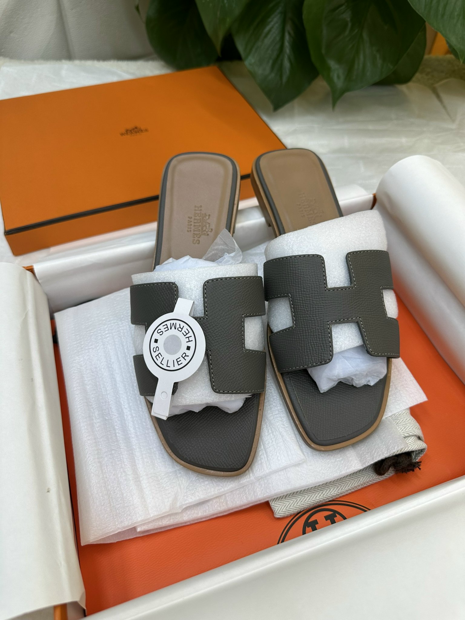 Dép Hermes Oran Sandal Siêu Cấp Màu Xám Size 35