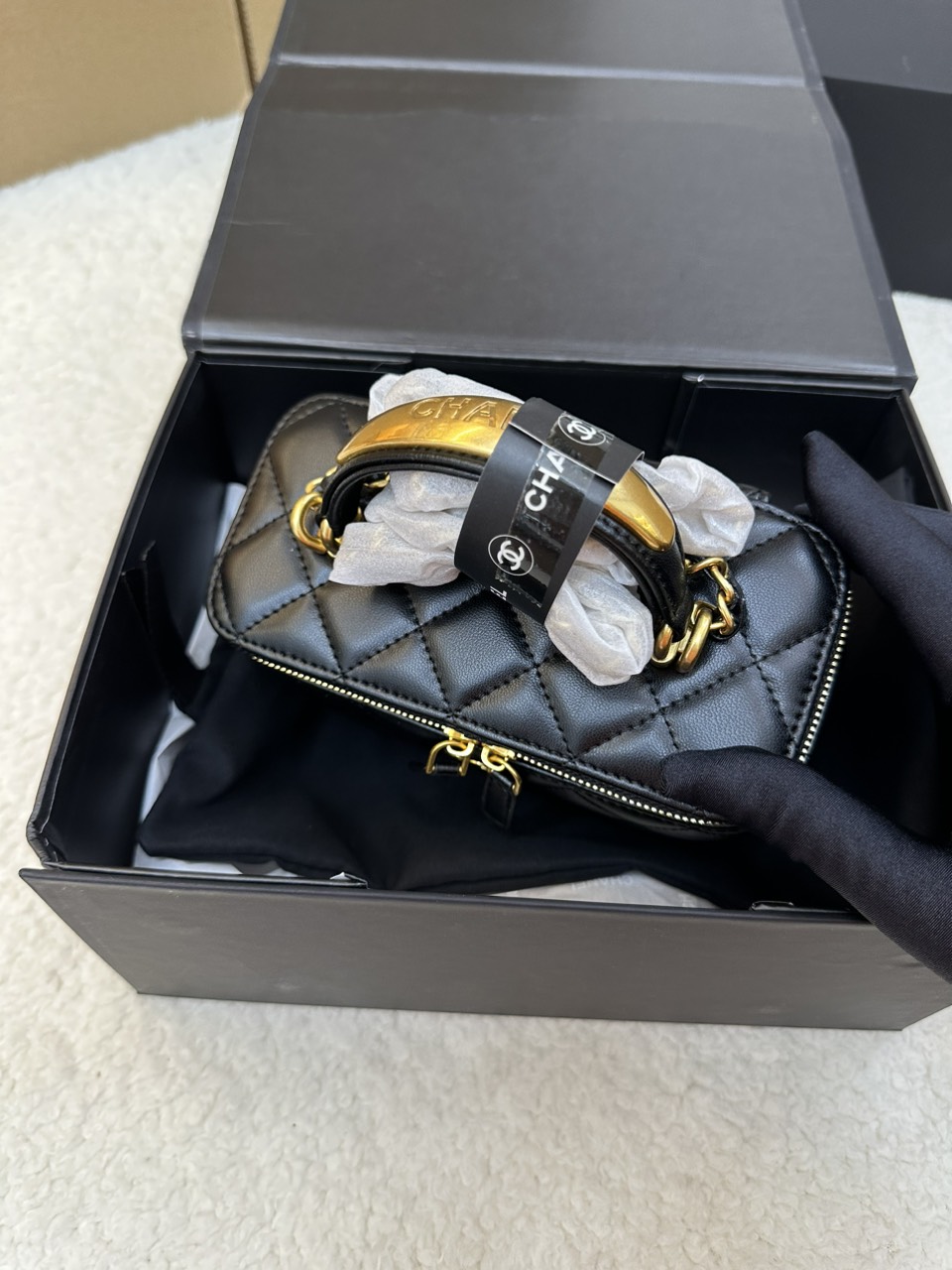 Túi đeo vai Chanel Vanity Case Matelasse Da cừu AP2199