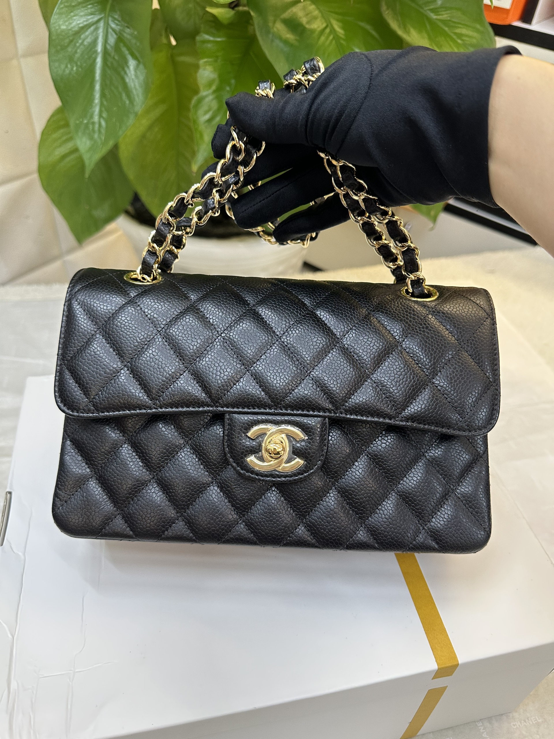 Túi Chanel Classic Flap Vip Logo Gold Màu Đen Size 23cm