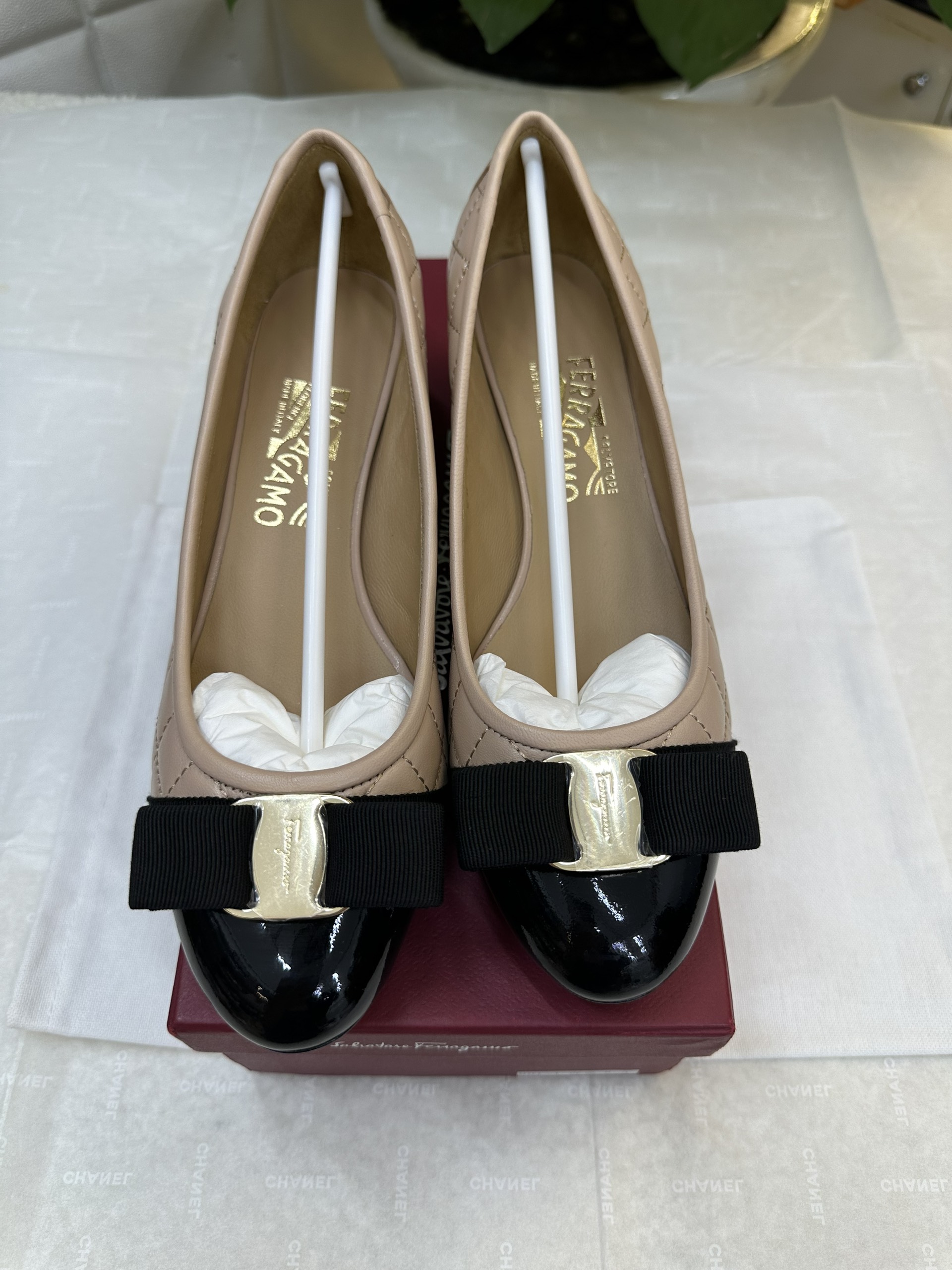 Giày Salvatore Ferragamo Varina Ballet Flat Heels 3cm Size 39