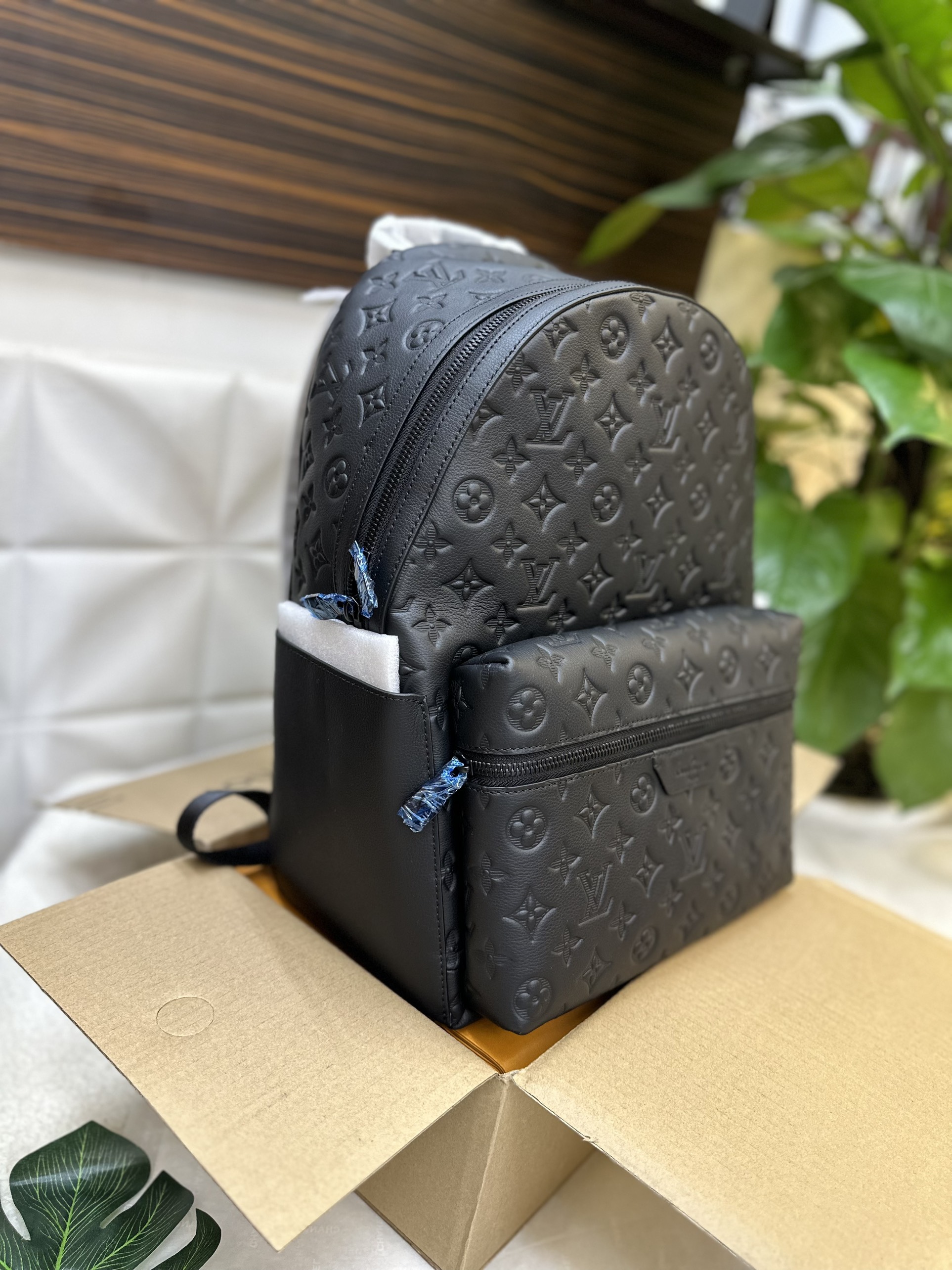 Ba Lô LV Discovery Backpack Vip Màu Đen Size 29cm M46553