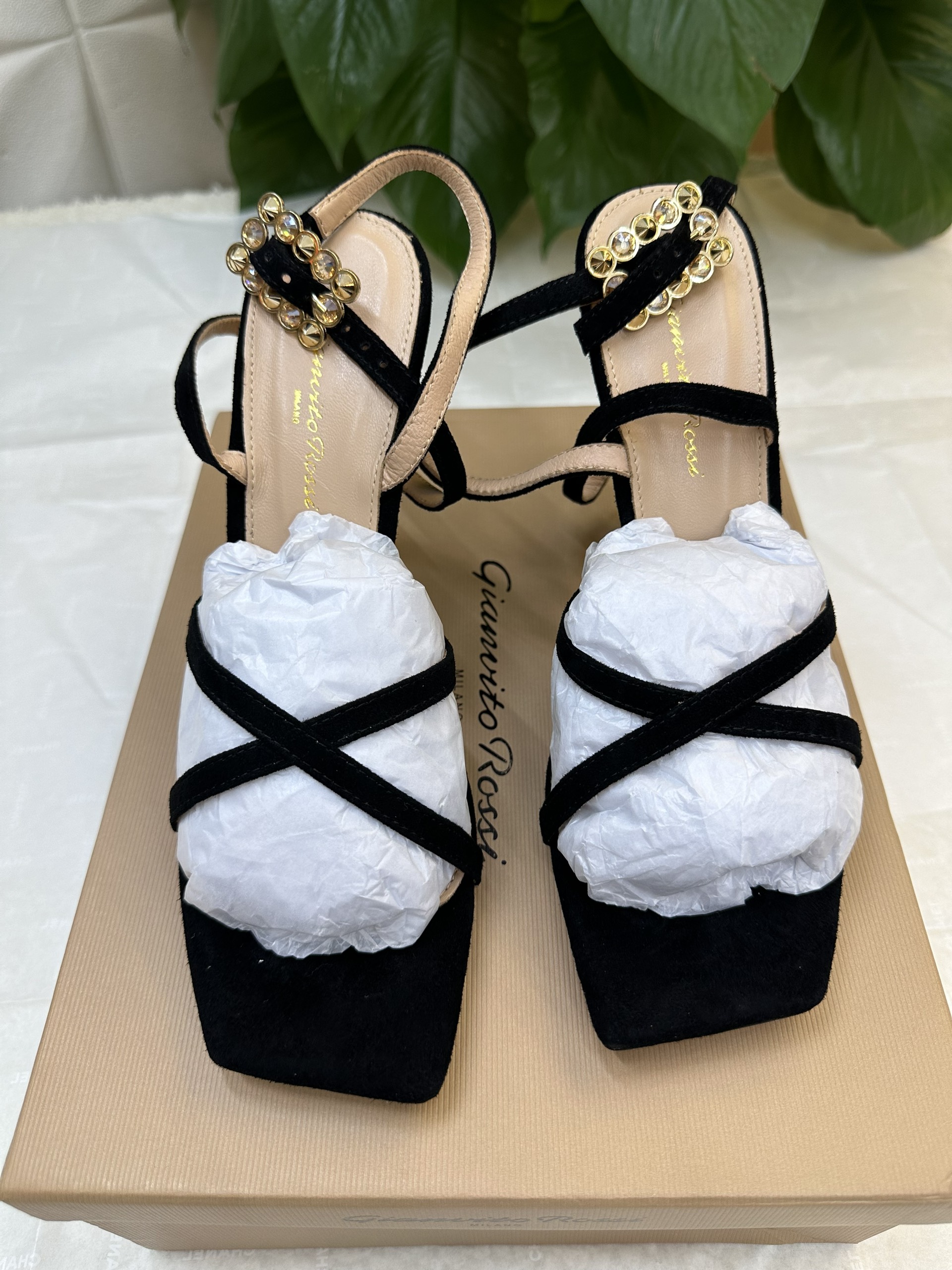 Giày Gianvito Rossi Women Black Wonder Embellished Suede Sandals Siêu Cấp Size 39