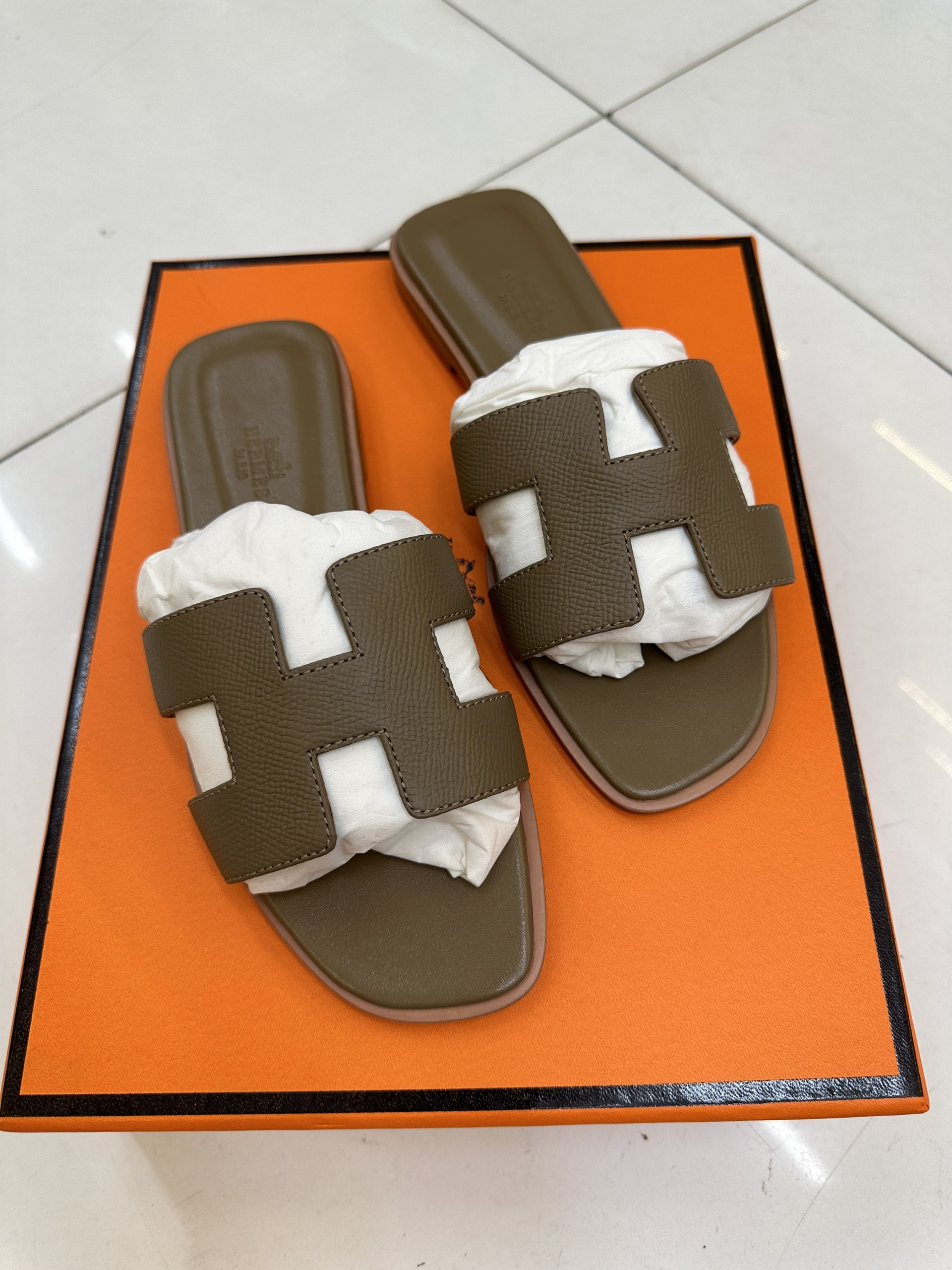 Dép Hermes Oran Sandal Étoupe Siêu Cấp Màu Nâu Sẫm Size 35