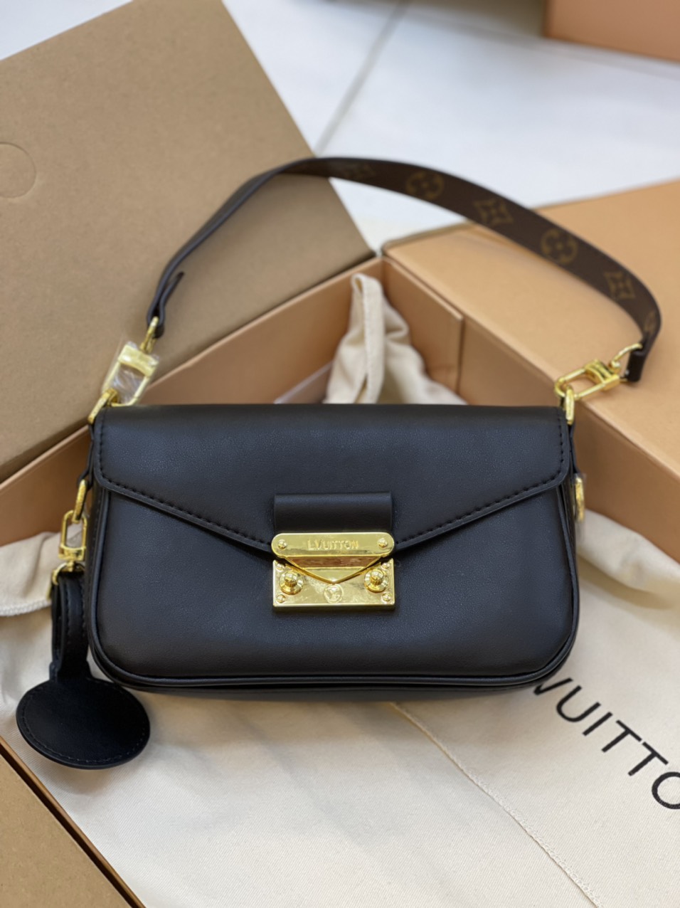 Túi xách LV Super  SWING BAG Size 23cm