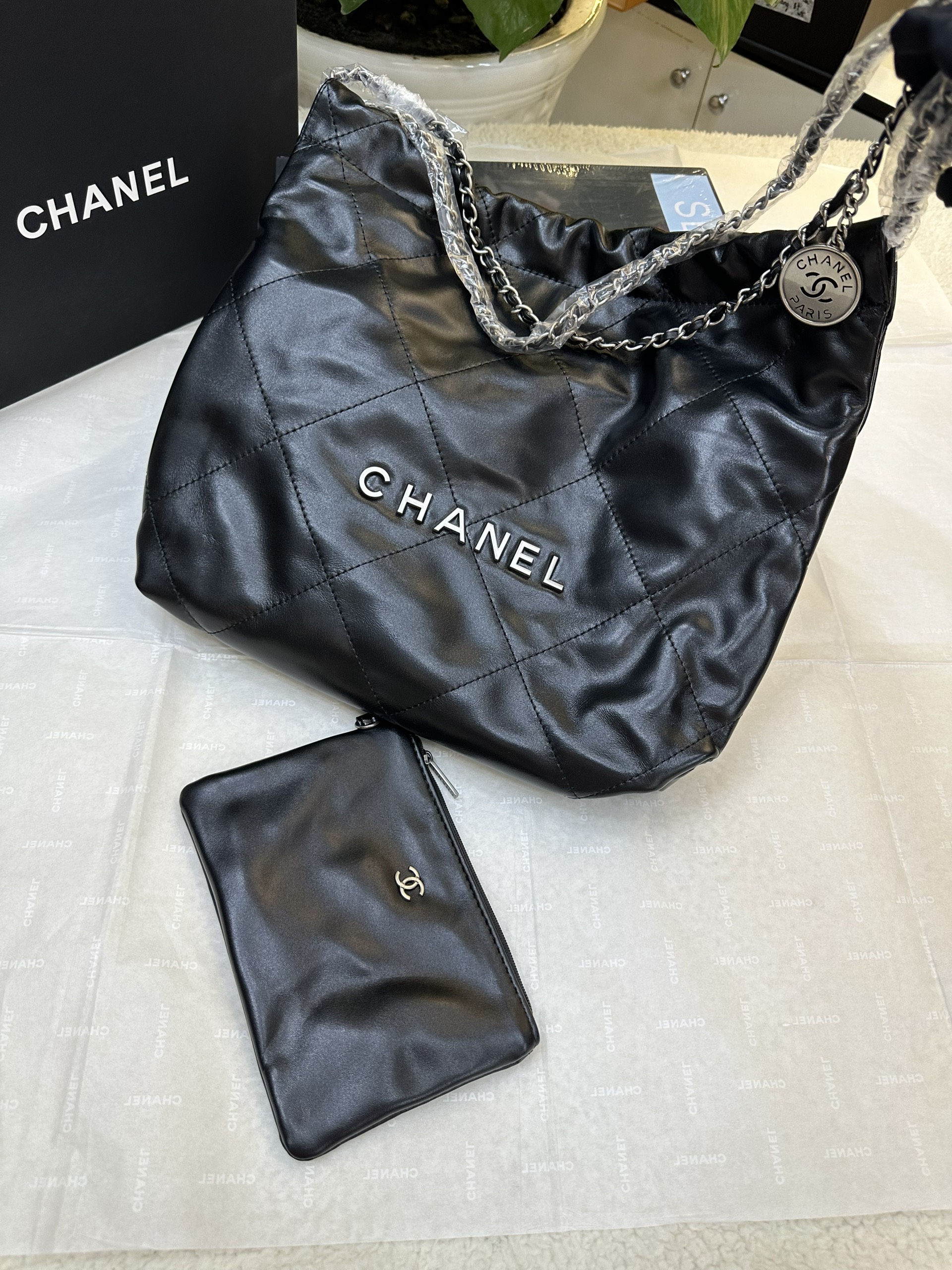 Túi Chanel 22 Hobo Super Màu Đen Size 35