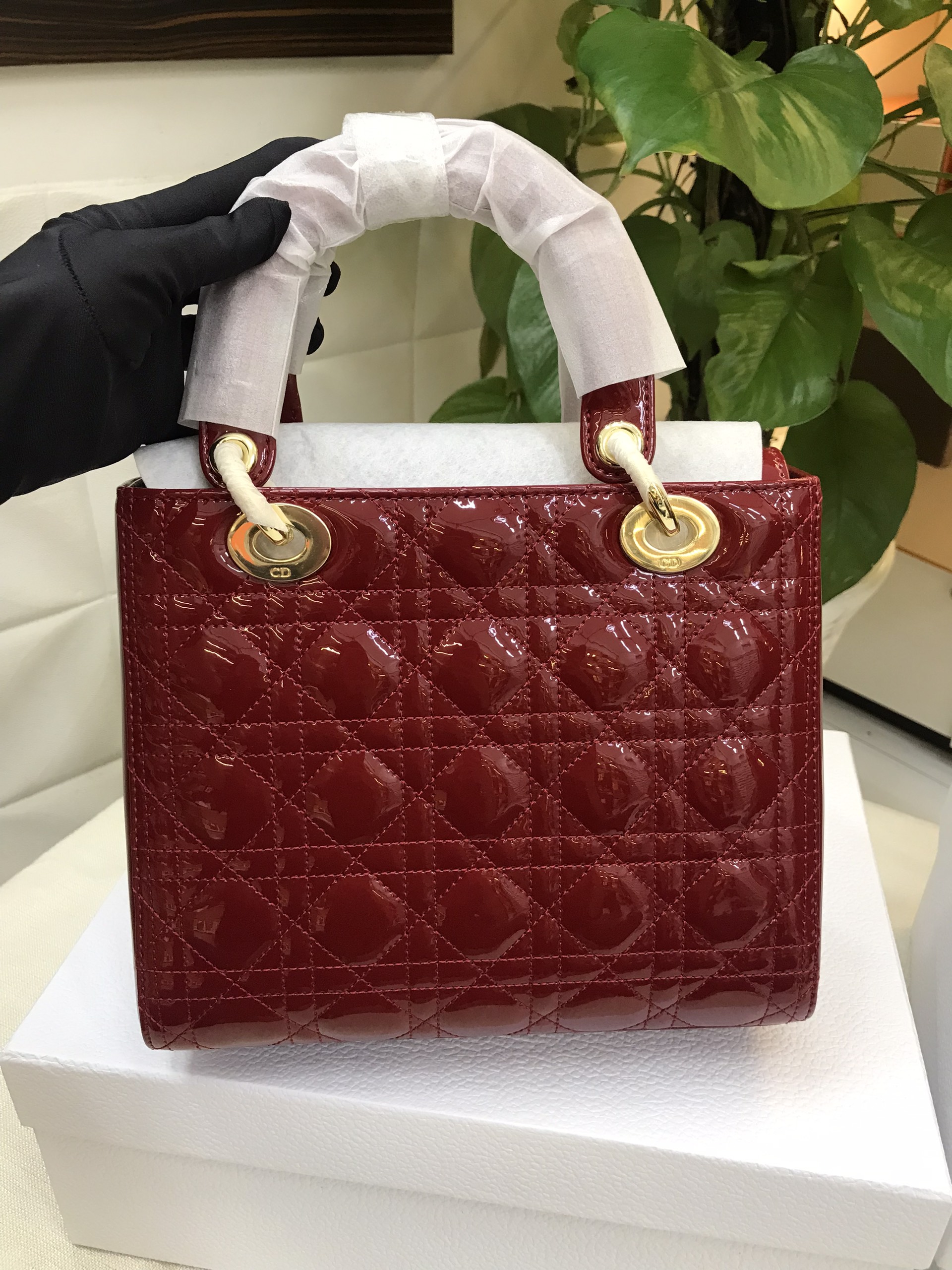 Túi Medium Lady Dior Bag Siêu Cấp Da Bóng Màu Đỏ Size 24cm