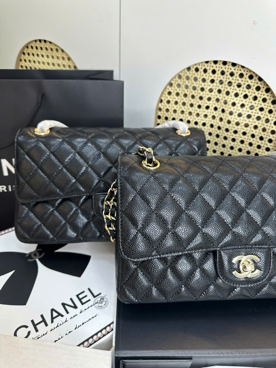 Túi Chanel Classic Flap Super Màu Đen Logo Vàng Nhạt Size 25.5cm