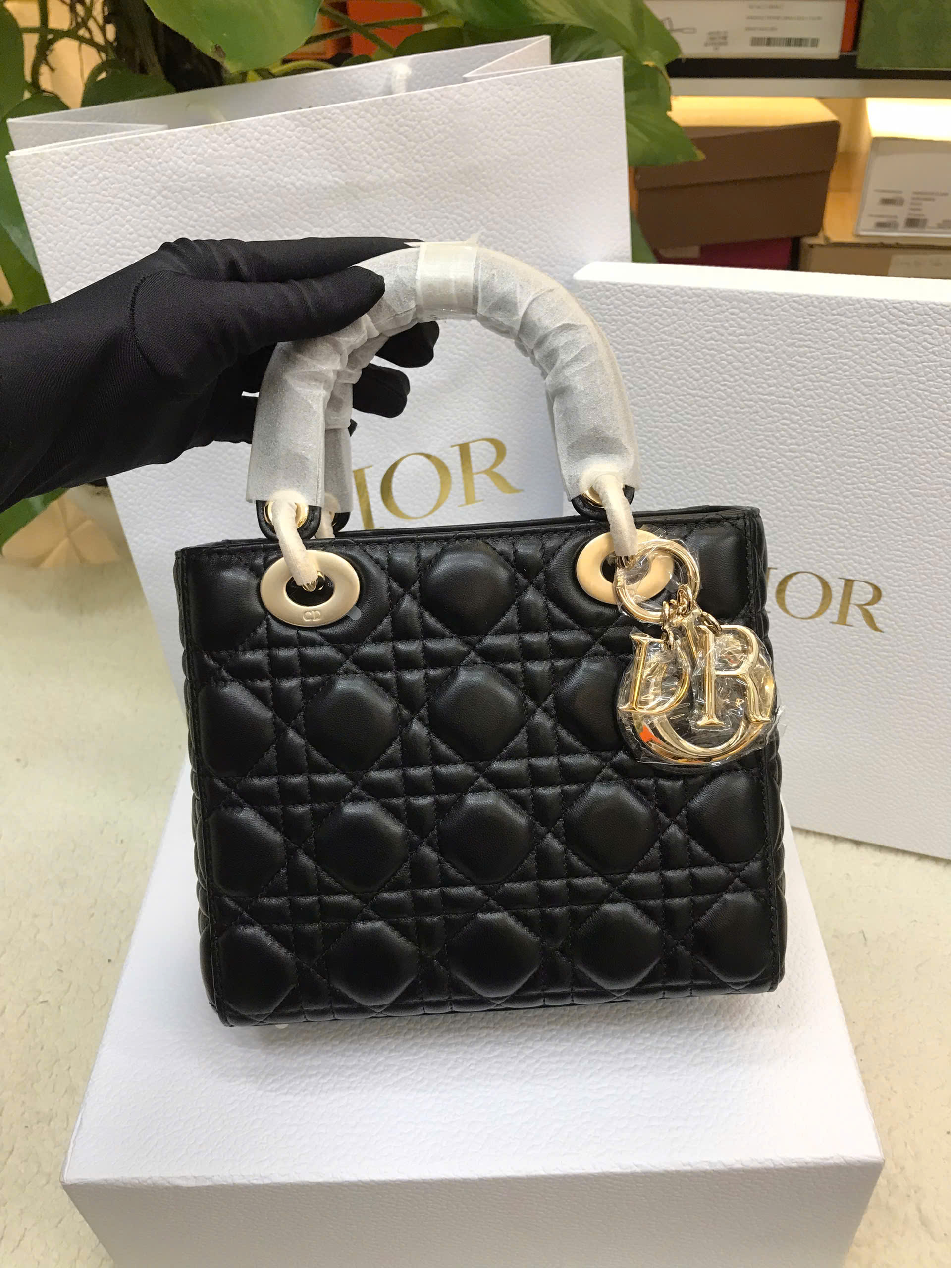 Túi Small Lady Dior Black Bag Vip Màu Đen Size 20cm