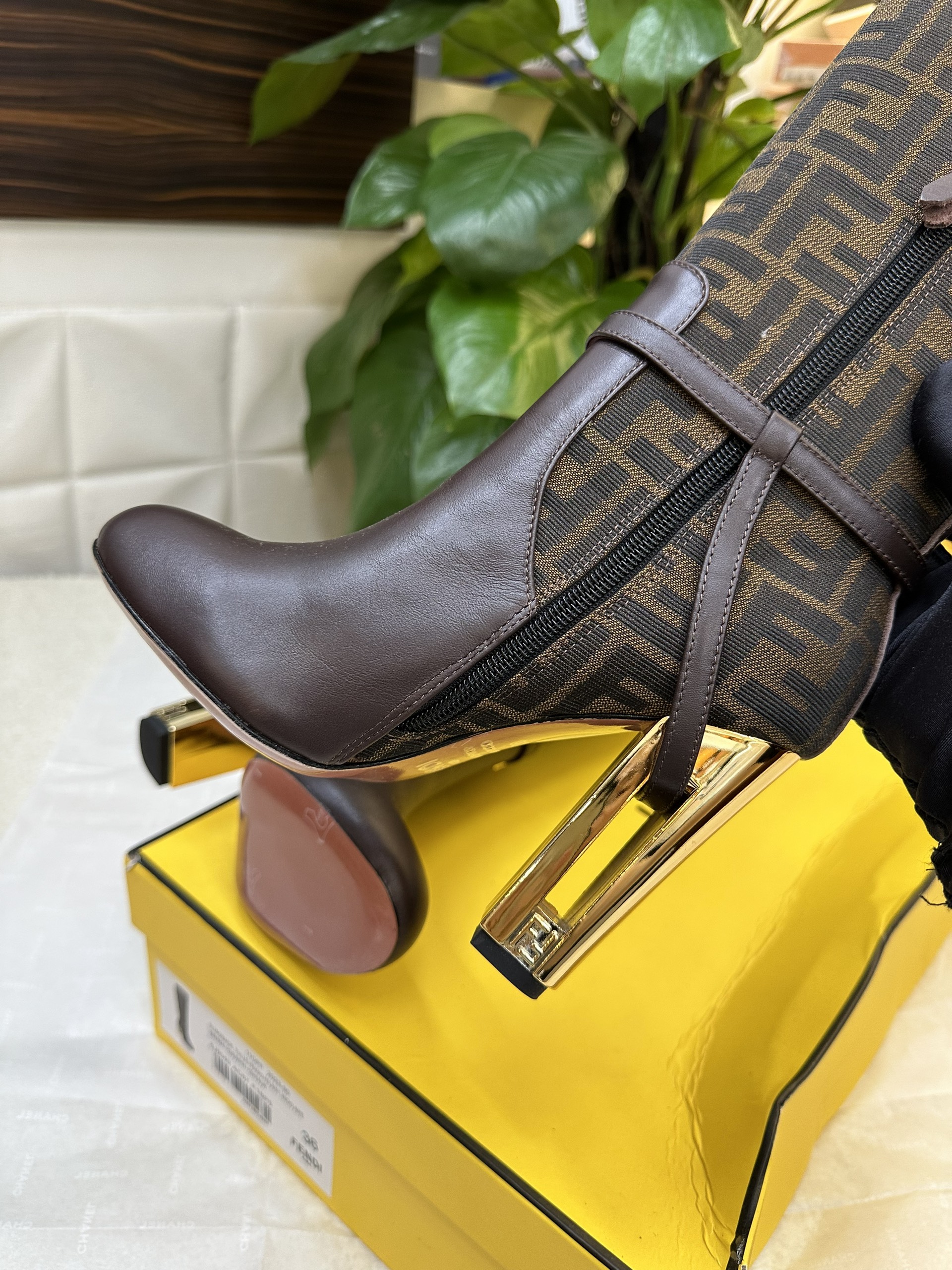 Giày Fendi Delfina Brown Leather High-heeled Boots Heels 10,5cm Size 36