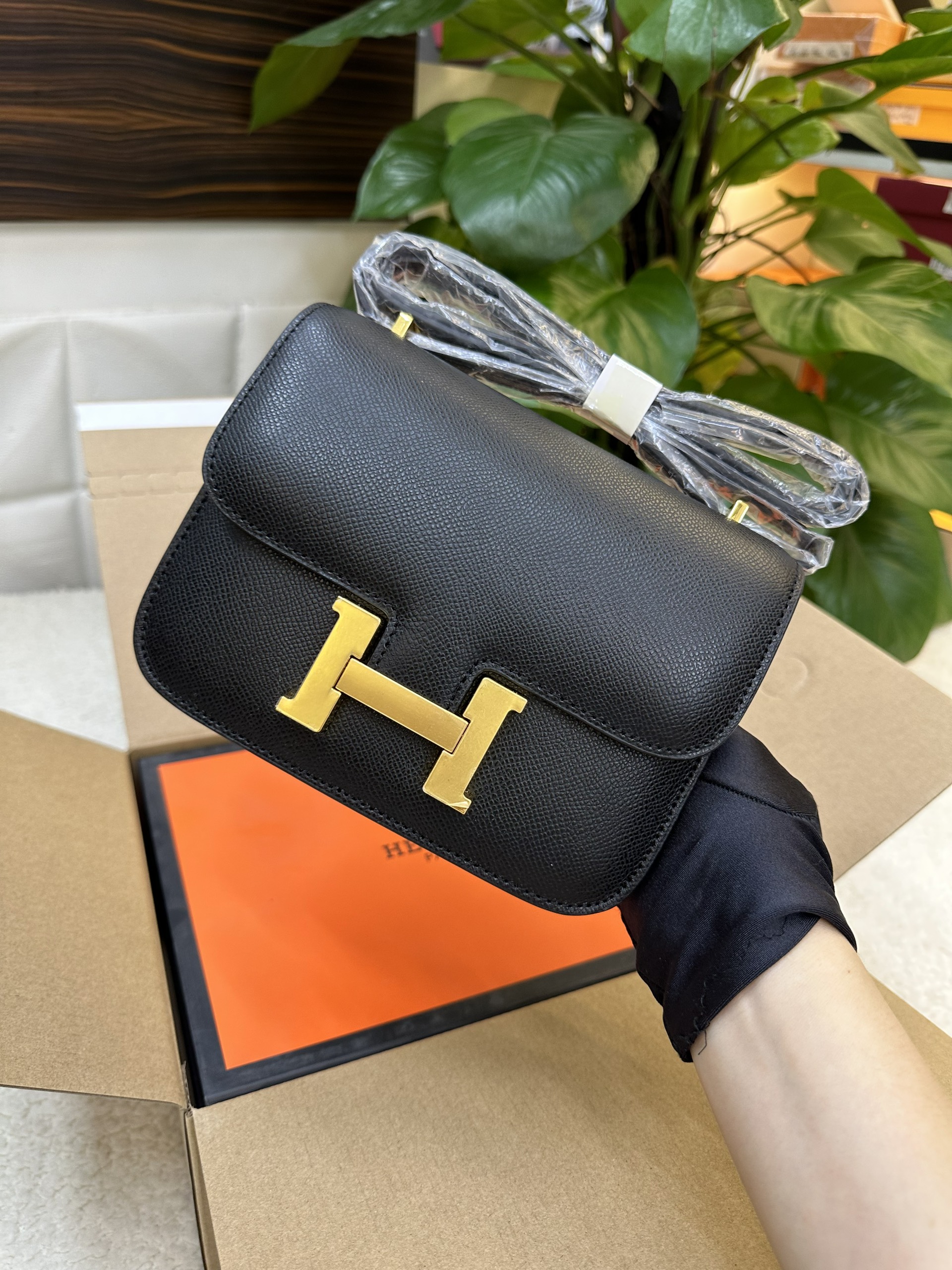 Túi Hermes Constance Super Màu Đen Khóa Vàng Size 18cm
