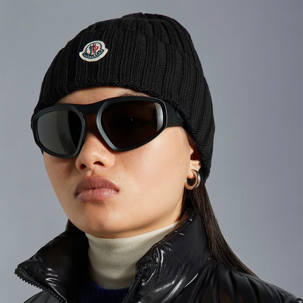 Nón Moncler Wool Beanie With Pom Pom Siêu Cấp Màu Đen