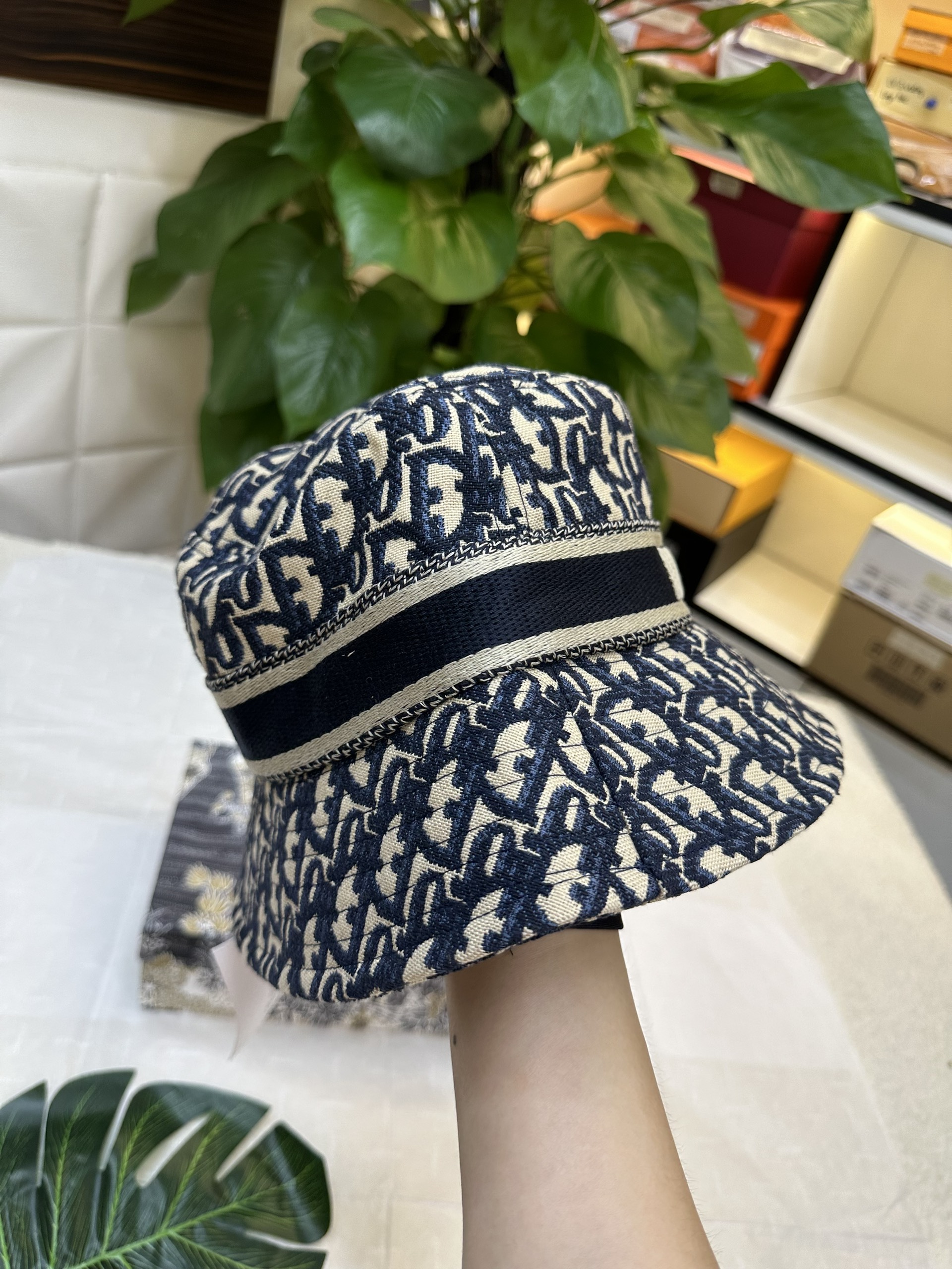 Nón Dior Oblique Small Brim Bucket Hat Siêu Cấp Màu Xanh Đen