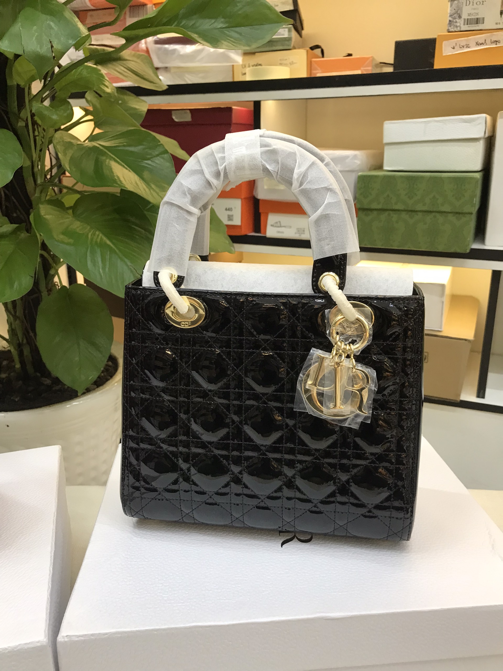 Túi Medium Lady Dior Bag Siêu Cấp Da Bóng Màu Đỏ Size 24cm