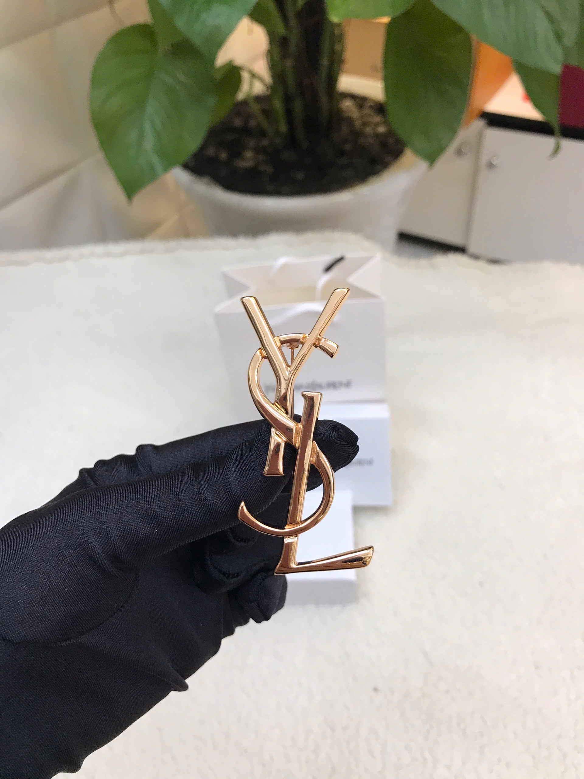 Cài Áo Cassandre YSL Brooch In Metal Siêu Cấp Màu Vàng