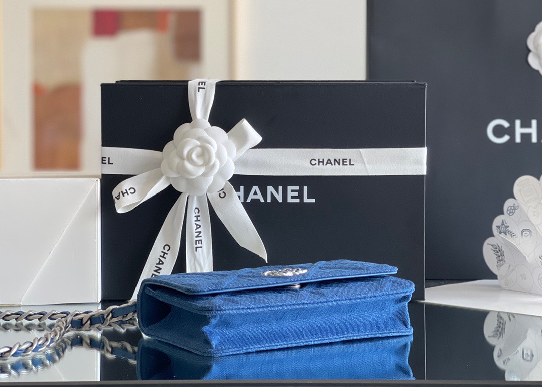 Túi Xách Chanel Siêu Cấp 22P 19WOC Bọc Vải Màu Xanh Dương Đậm Size 12.5*19*3 cm