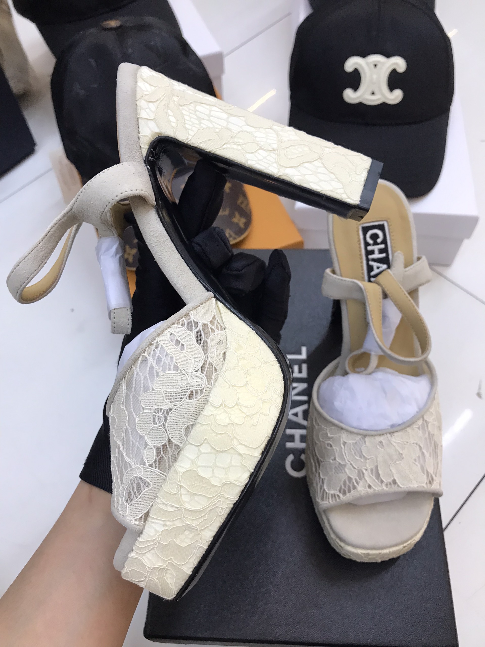 Giày Cao Gót Chanel Sandal Siêu Cấp Màu Trắng Size 35