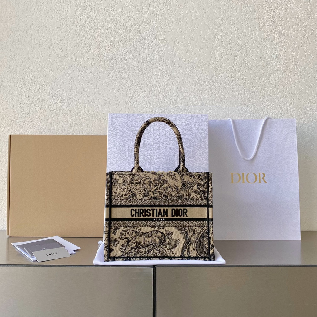 Túi Xách Dior Lady Siêu Cấp Tote Thêu Họa Tiết Con Hổ Màu Đen Size 26,5×21×14cm