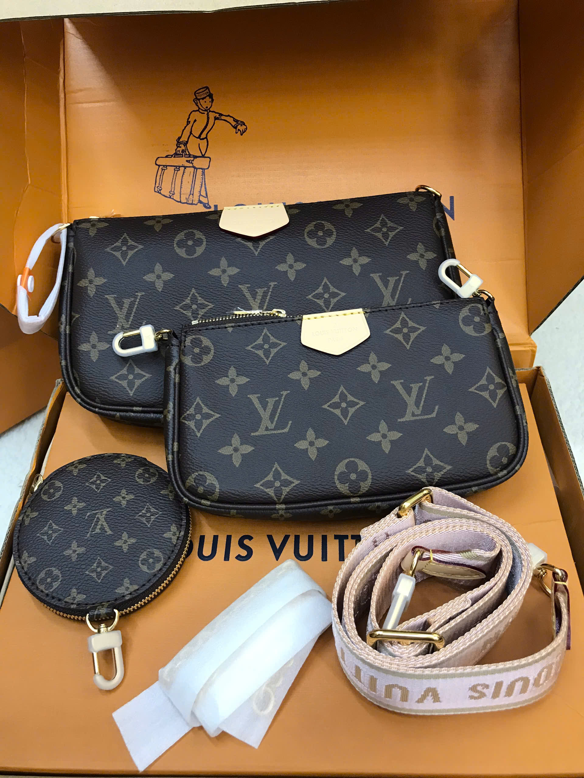 Túi LV Multi Pochette Accessoires Vip Dây Hồng M44840