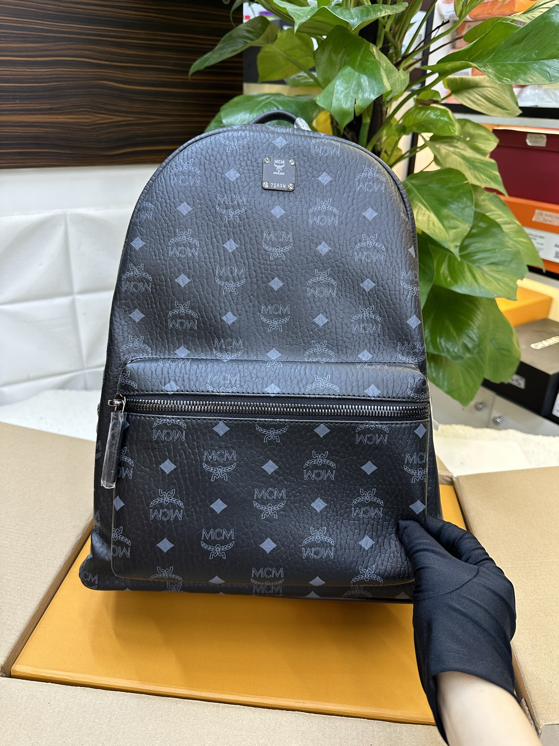 Balo MCM Stark Side Studs Backpack In Visetos Màu Đen Size 32cm