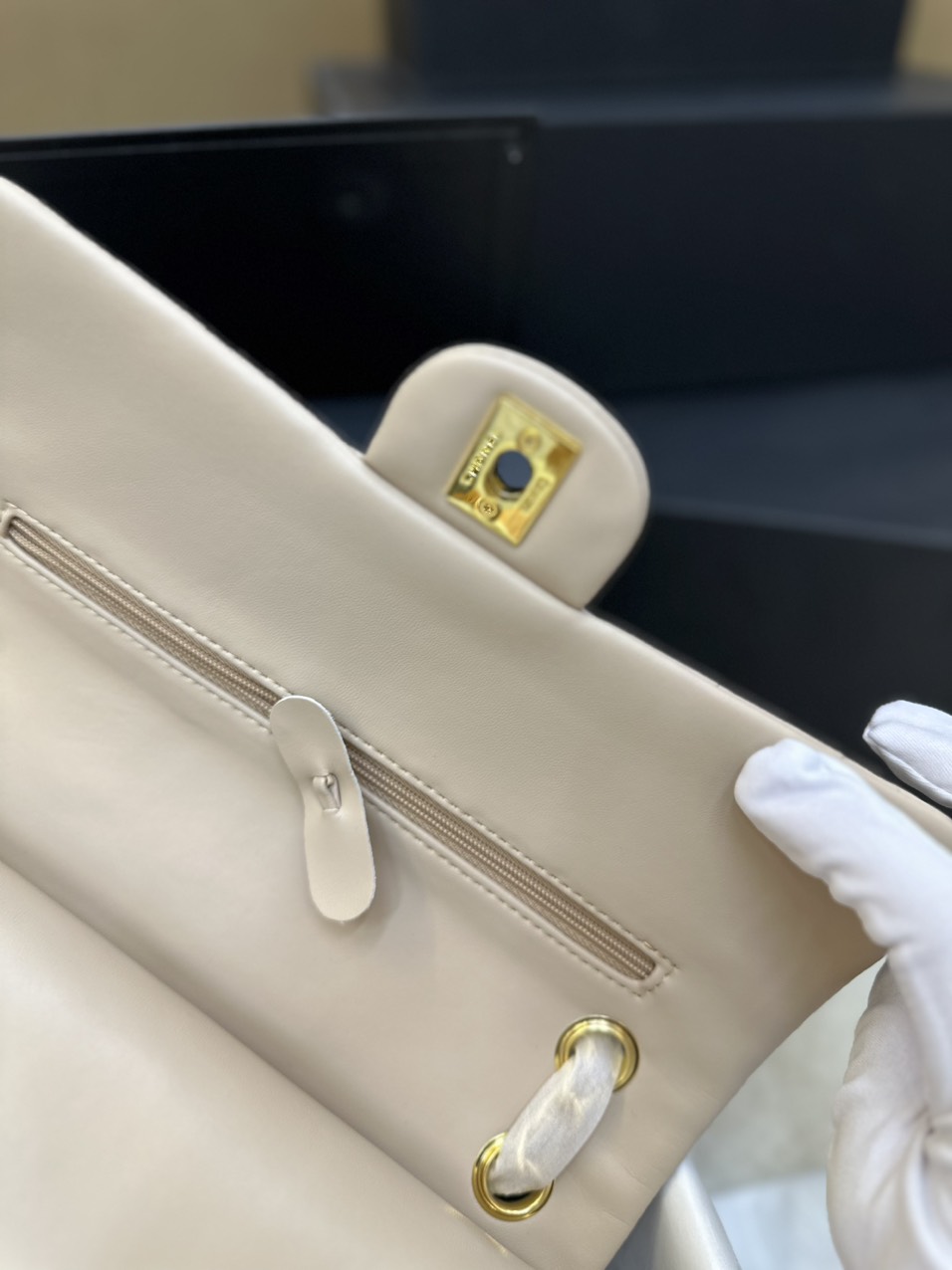 Túi Xách Chanel Classic Flap Màu Trắng Kem Size 25cm