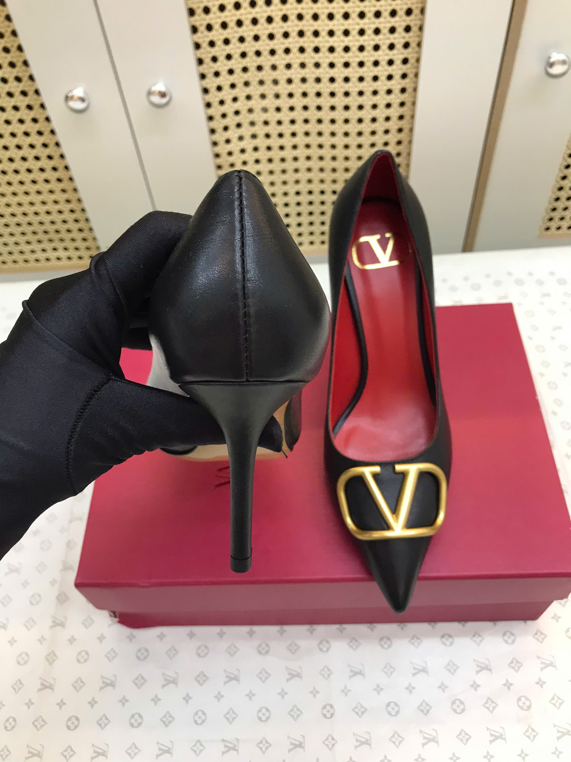 Giày Cao Gót Valentino VLogo Calfskin Pumps Black Siêu Cấp Heels 8cm Size 36