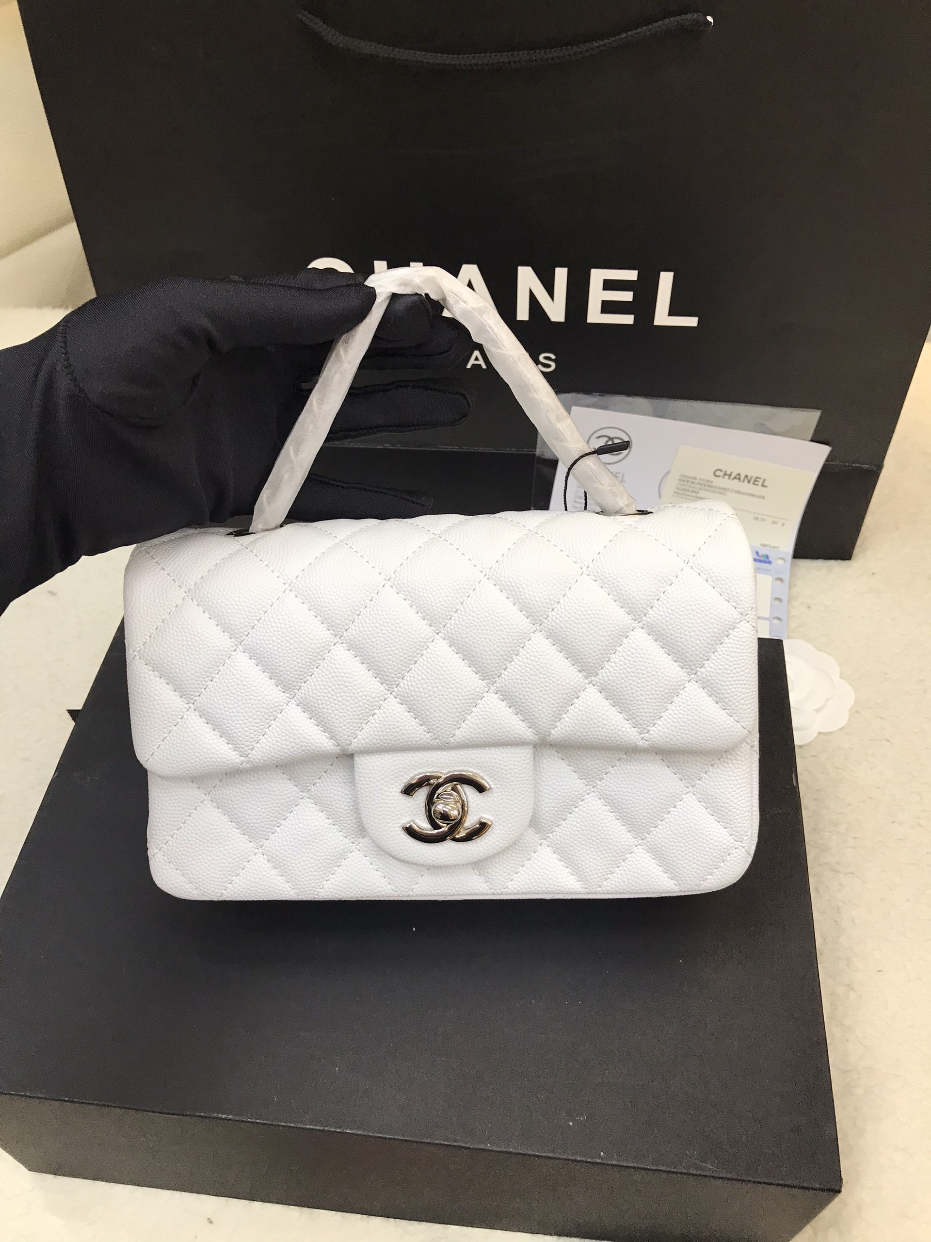 Túi Chanel 21B Mini Classic Flap Da Hạt Khóa Bạc Siêu Cấp Size 20cm