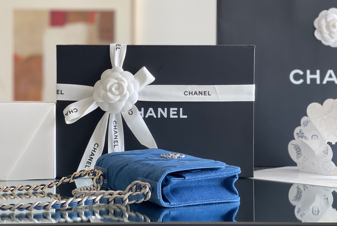 Túi Xách Chanel Siêu Cấp 22P 19WOC Bọc Vải Màu Xanh Dương Đậm Size 12.5*19*3 cm