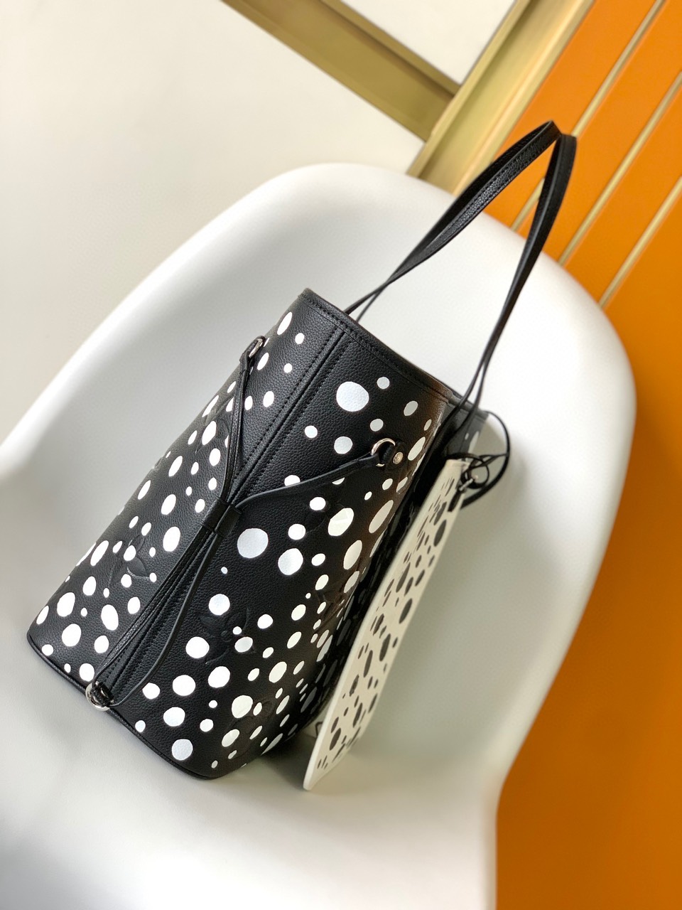 Túi Xách LV Neverfull Yayoi Kusama Siêu Cấp Chấm Bi Trắng Đen M46390