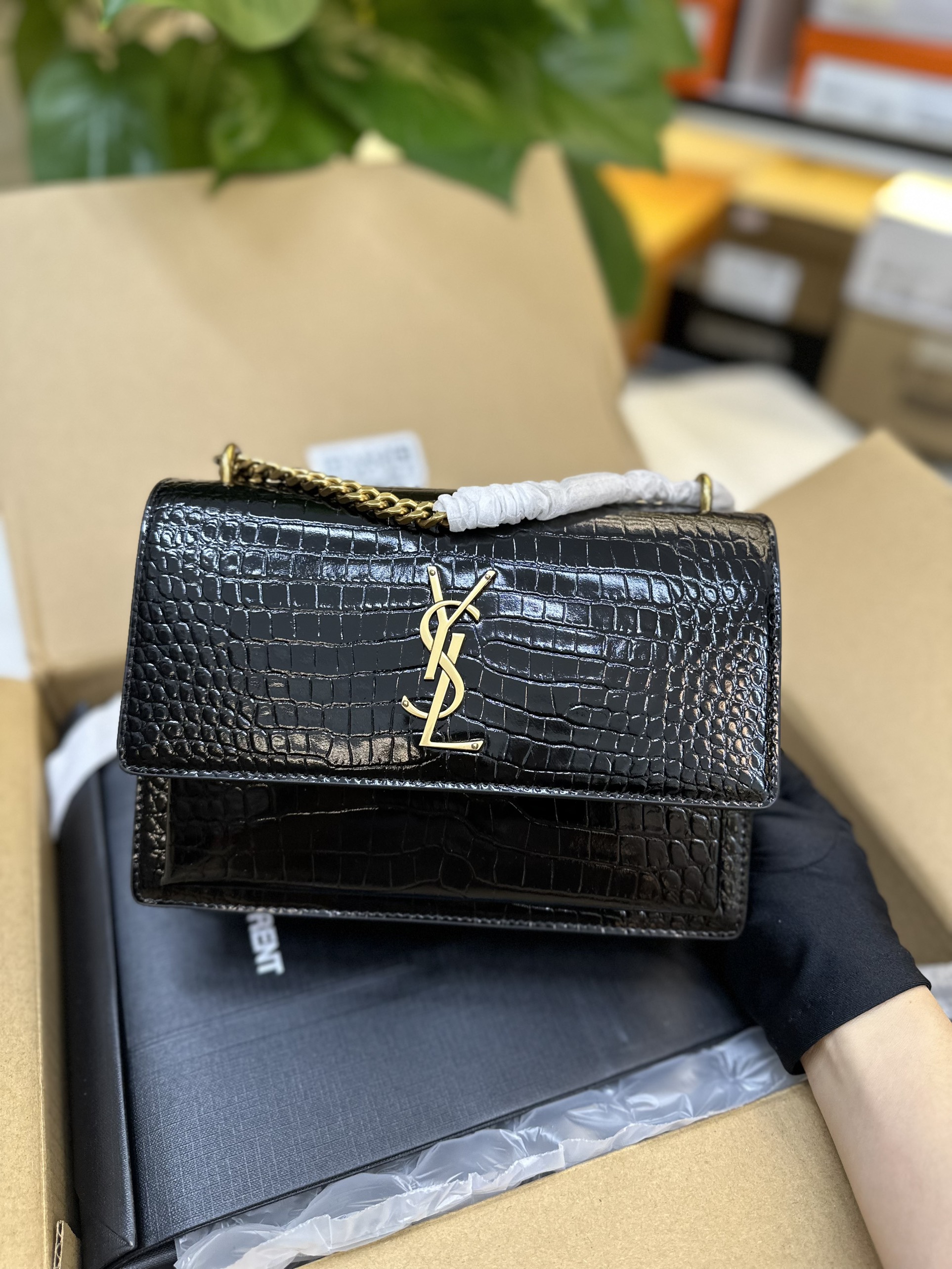 Túi YSL Sunset Medium In Crocodile-Embossed Leather VIP Màu Đen Size 22cm