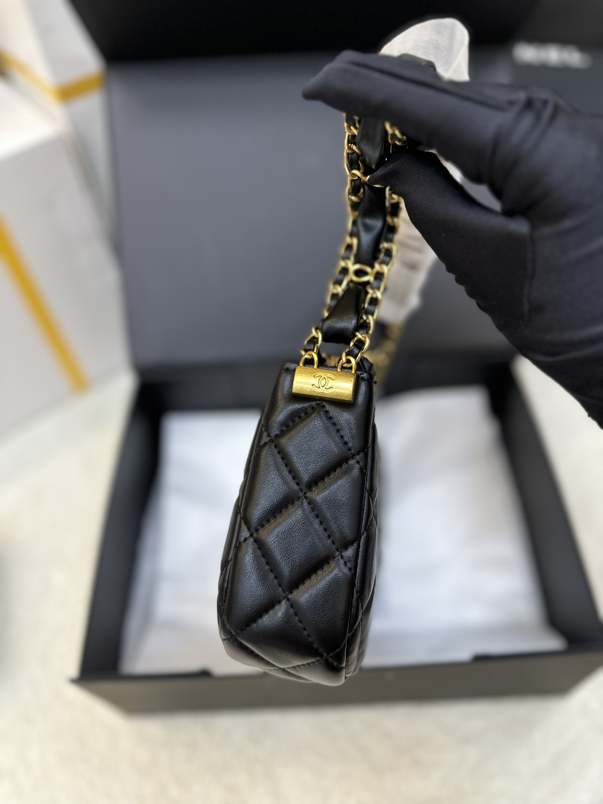Túi Chanel 23k Màu Đen Size 26cm AS1160