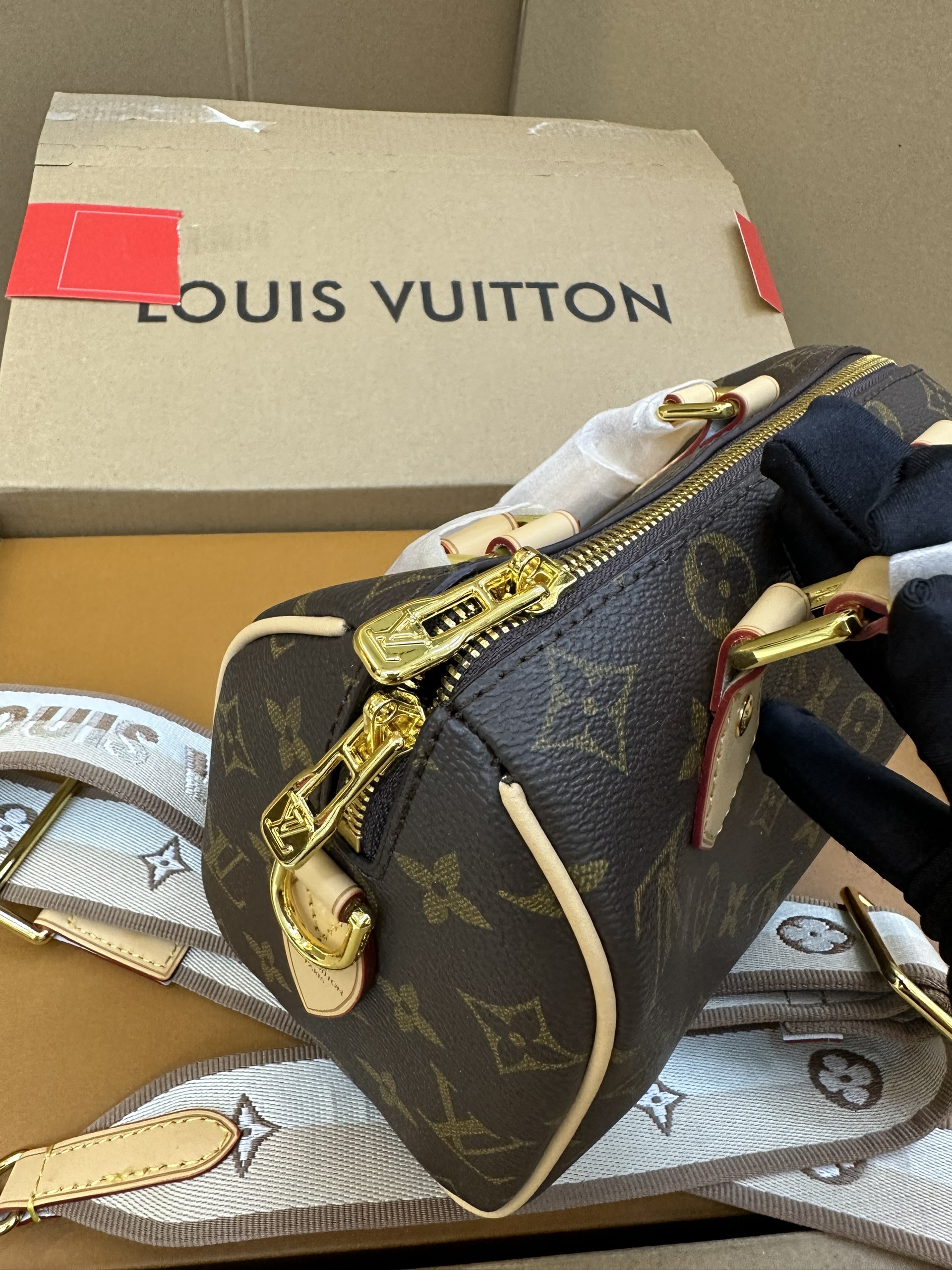 Túi LV Speedy Bandoulière 20 M46234 Size 20cm