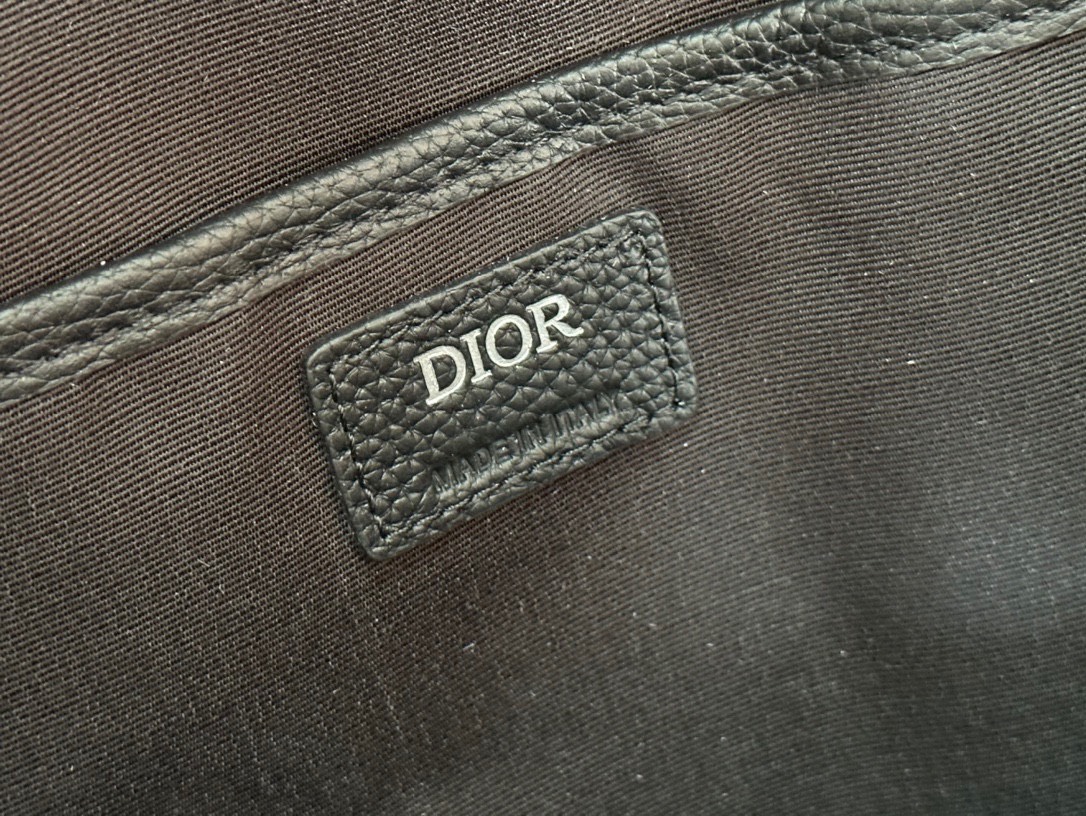 Balo Dior Explorer Siêu Cấp Black CD Diamond Size 42cm M96062