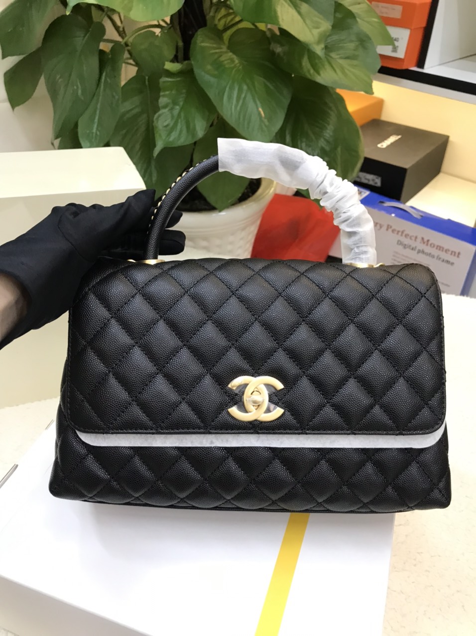 Túi Chanel Coco Handle Medium VIP Màu Đen Khóa Vàng Size 28cm