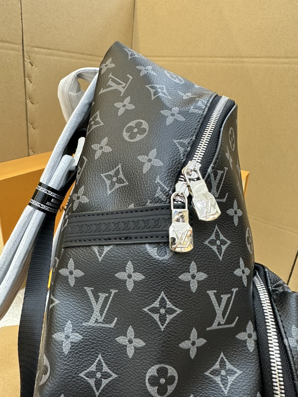 Balo LV Discovery PM Super Màu Đen Size 28cm M43186
