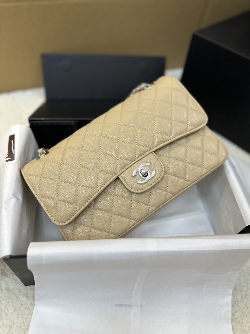 Túi Xách Chanel Classic Flap Trắng Kem Da Hạt Size 25cm