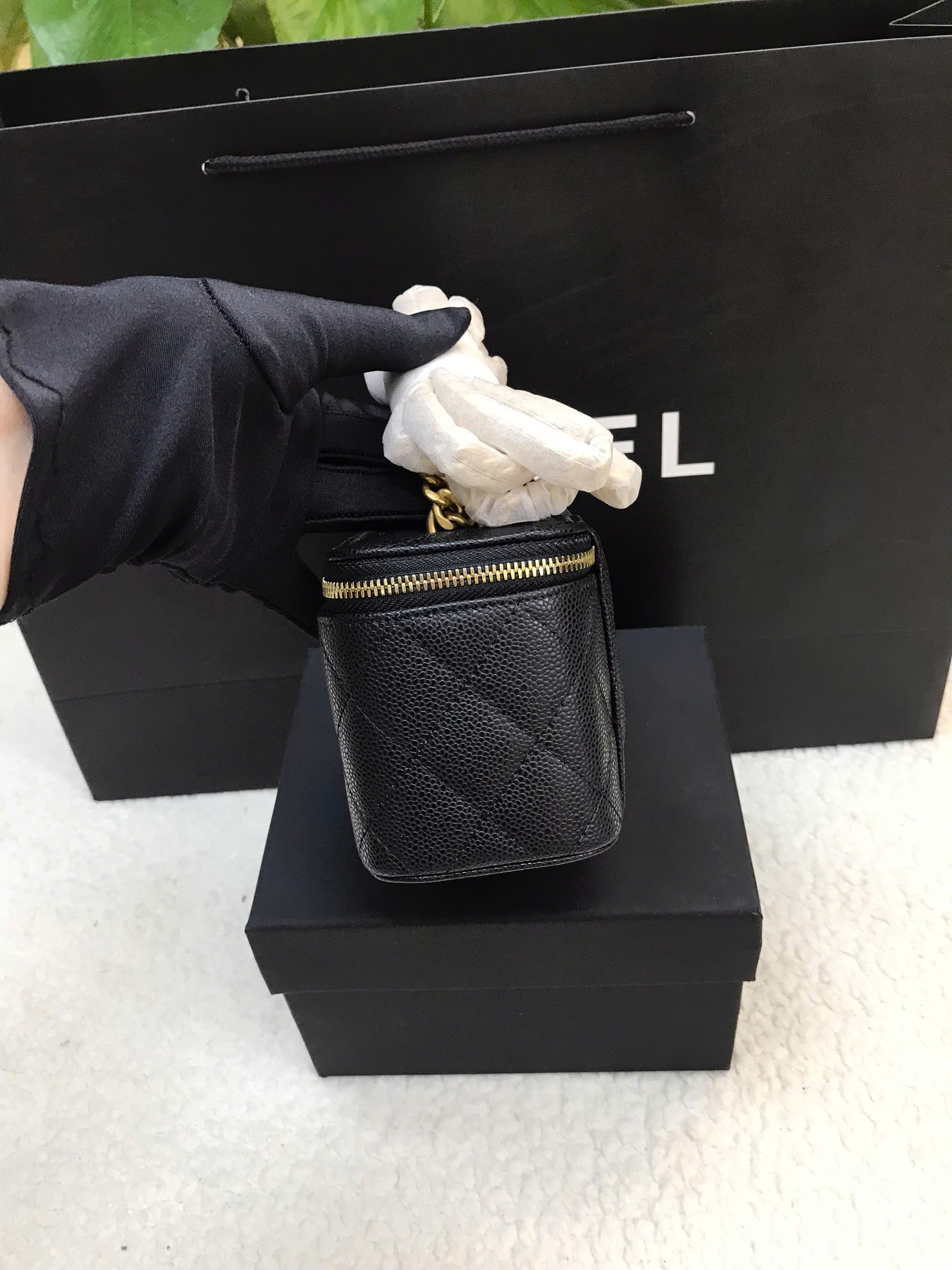 Túi Chanel 23P Mini Vanity Case Heart Chain Bag Siêu Cấp Màu Đen Size 11cm