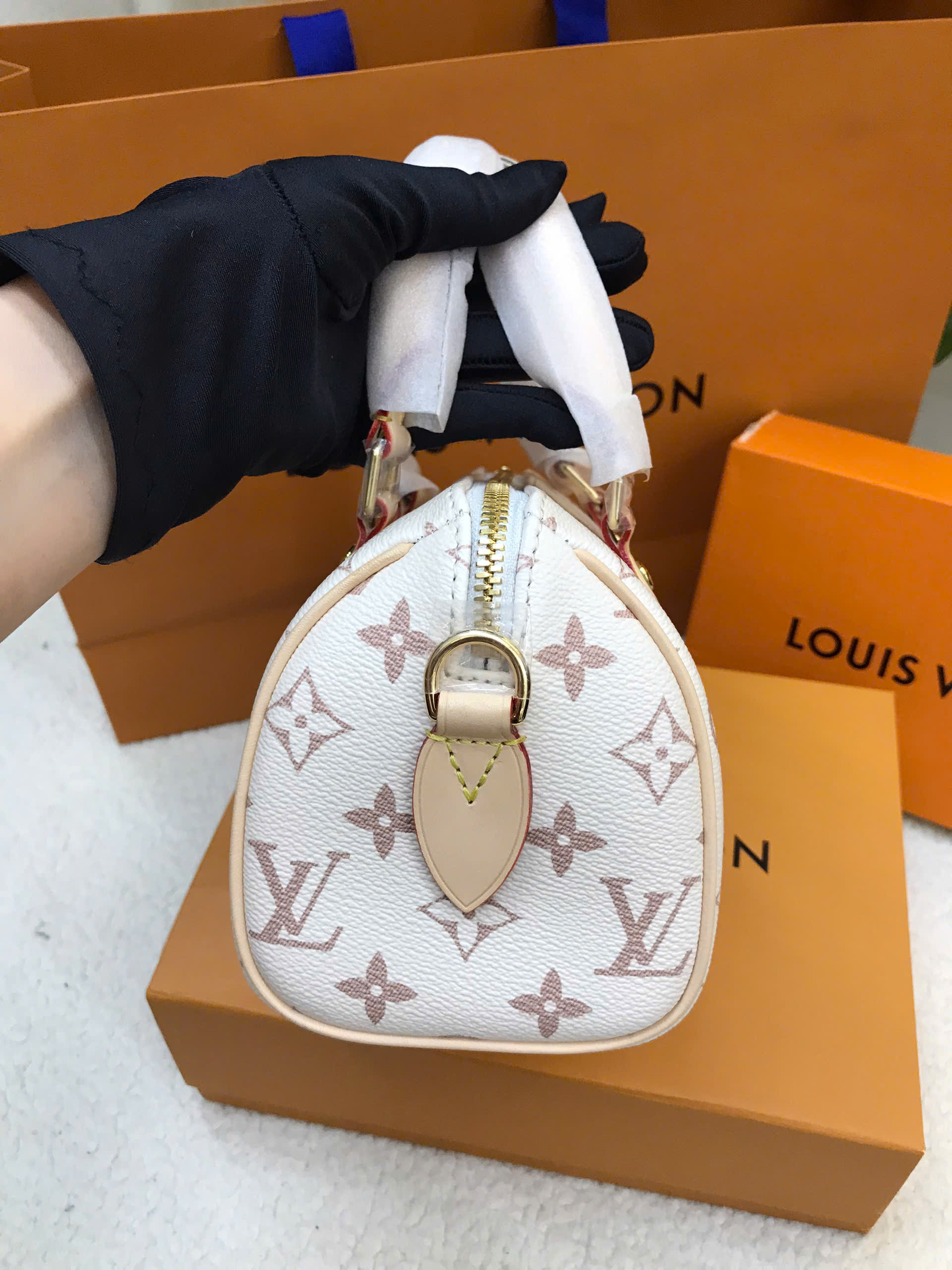 Túi LV Speedy Bandoulière 20 Vip Màu Trắng Size 20.5cm